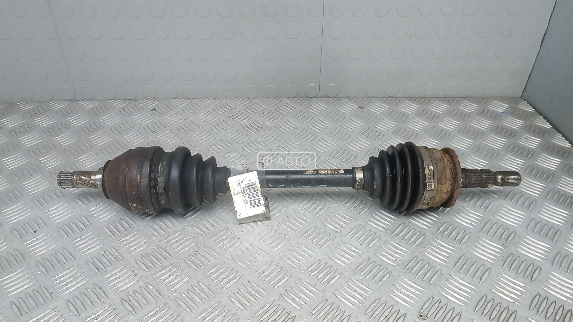 Привод передний левый