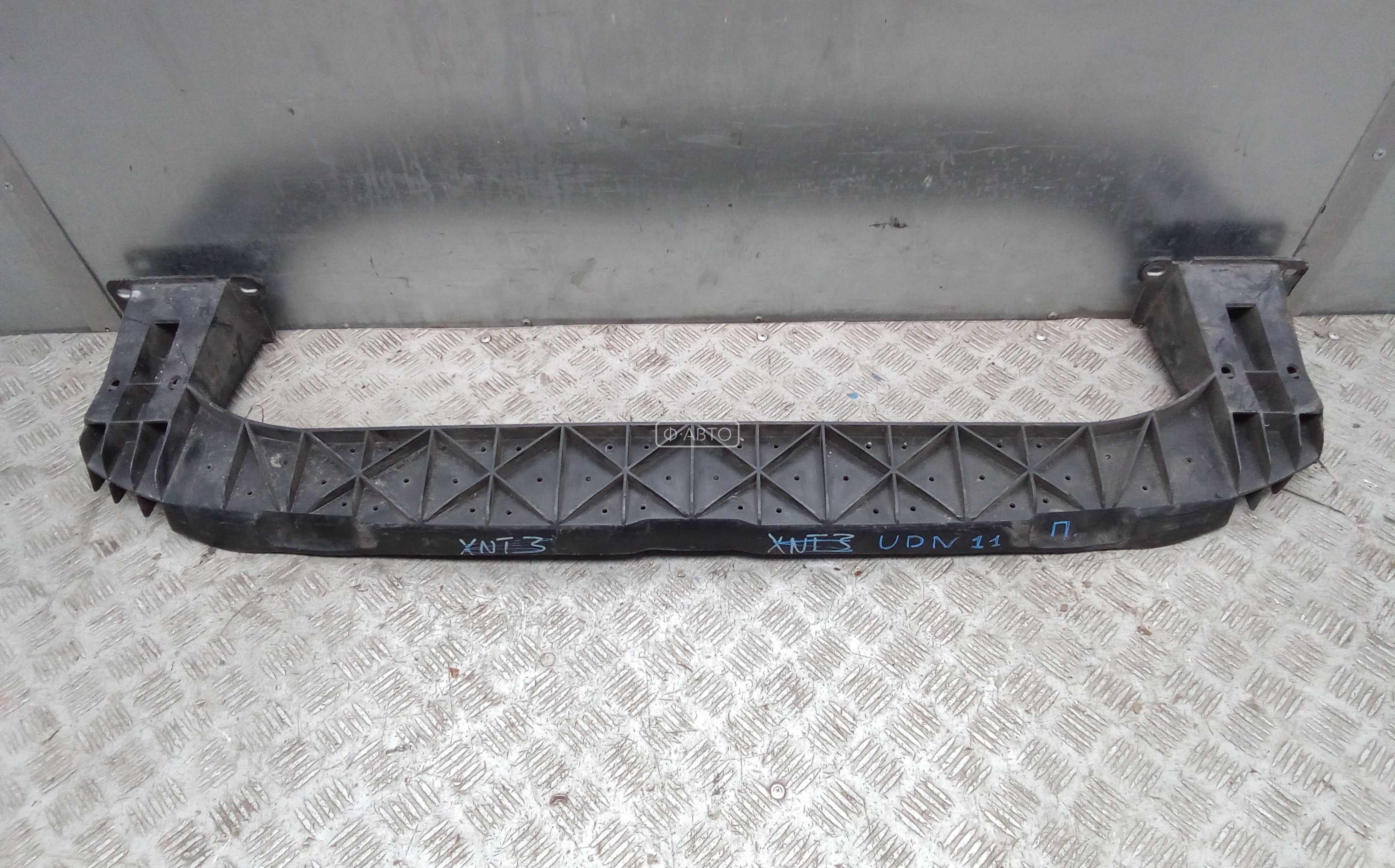 Усилитель бампера передний (кронштейн)