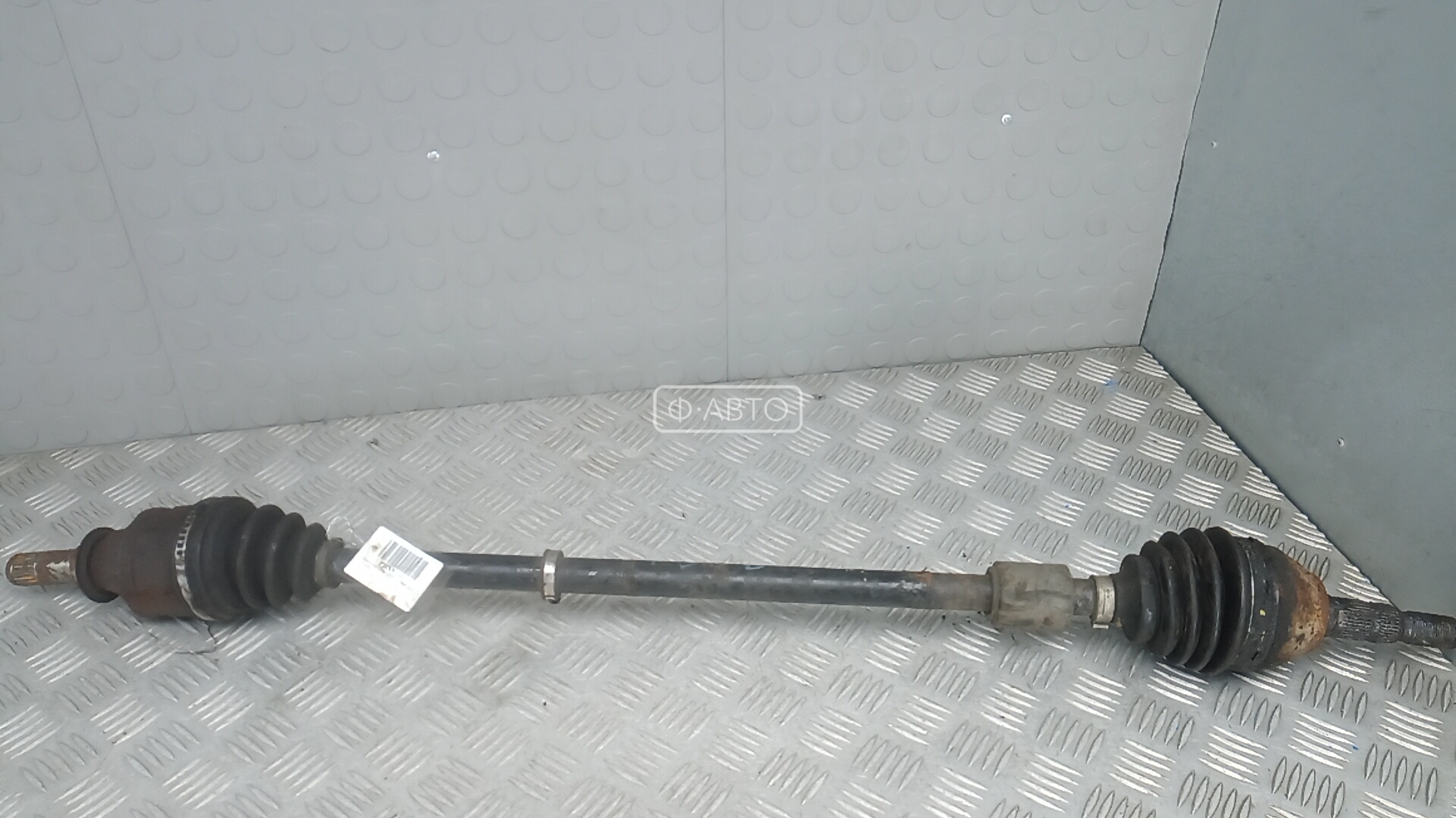 Привод передний правый