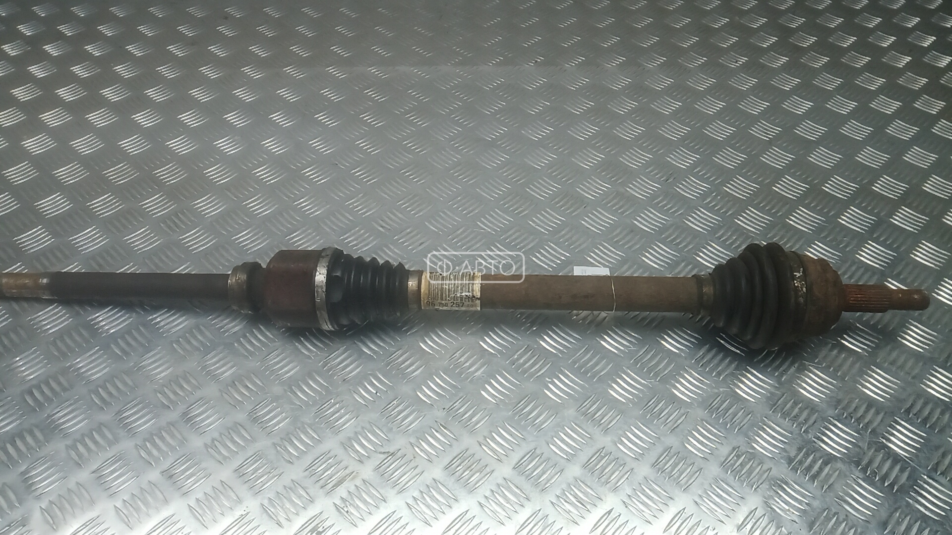 Привод передний правый