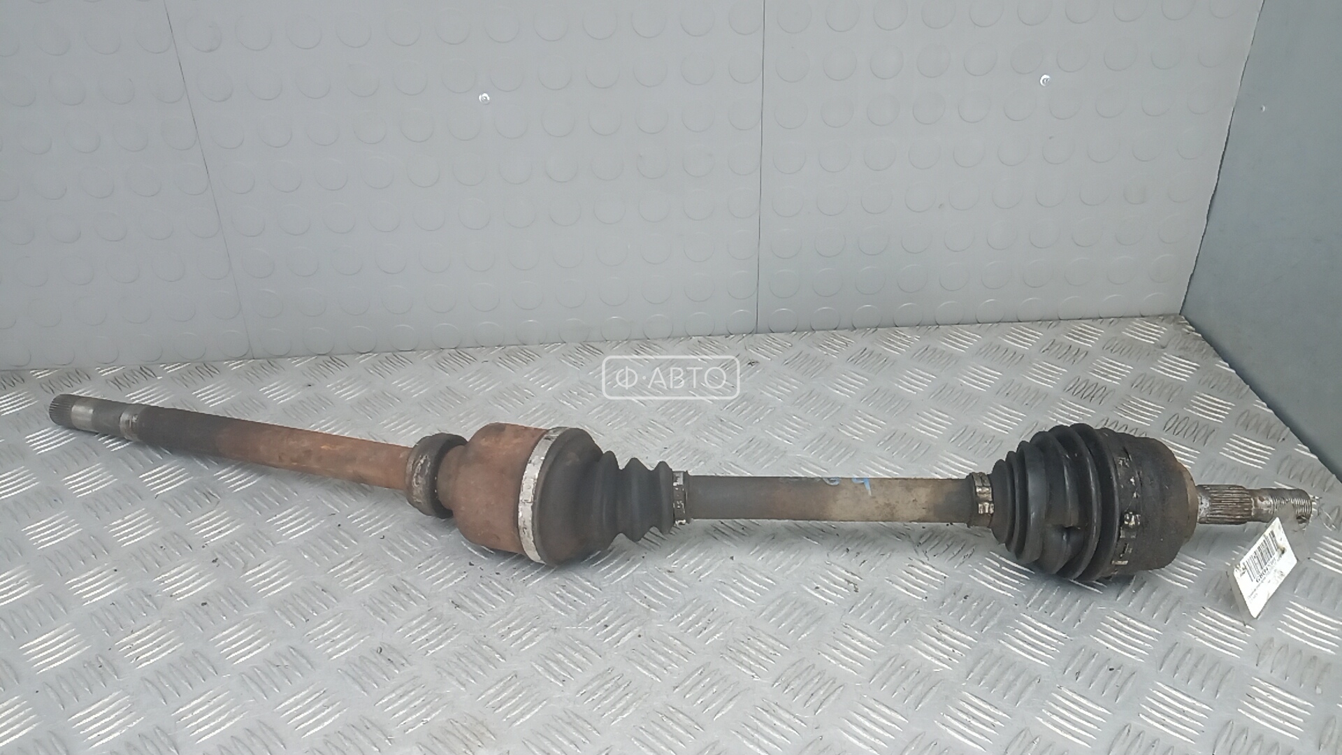 Привод передний правый