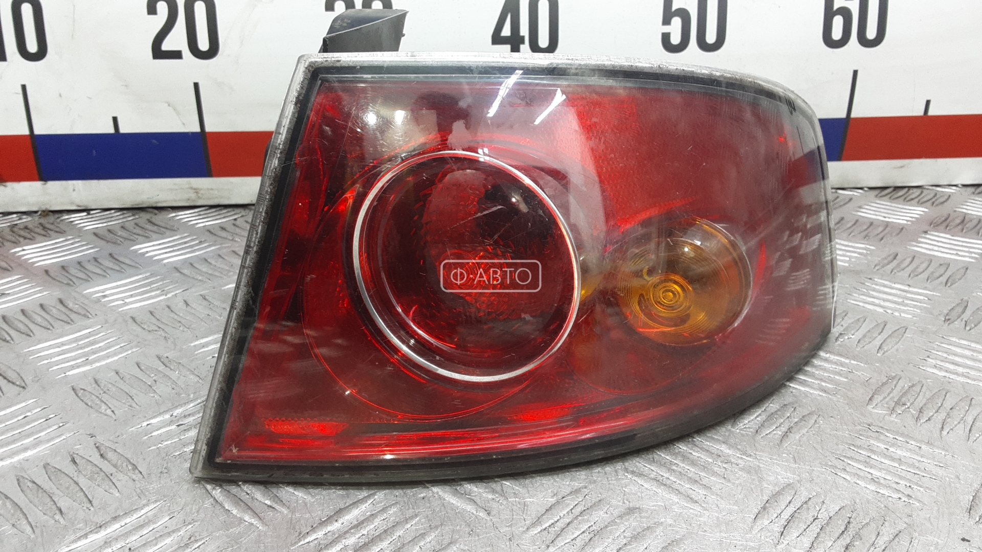 Фонарь задний правый