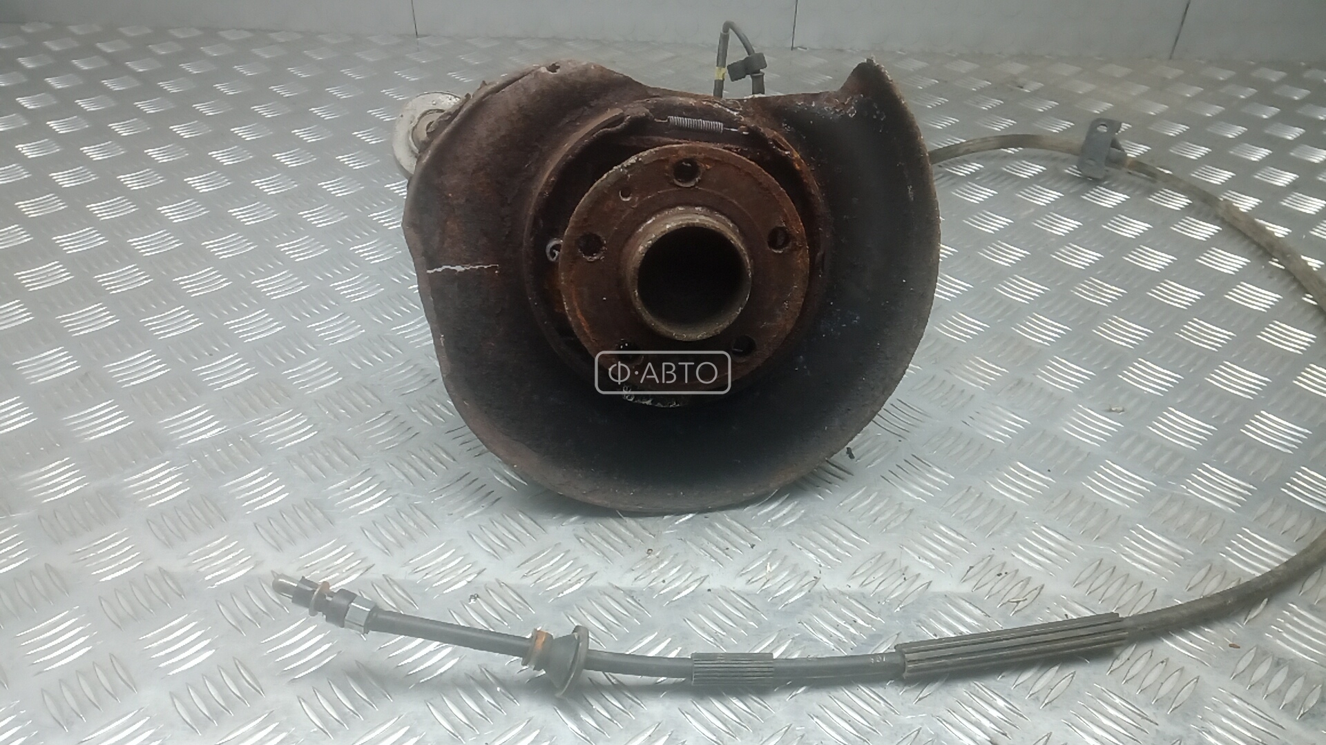 Ступица задняя левая