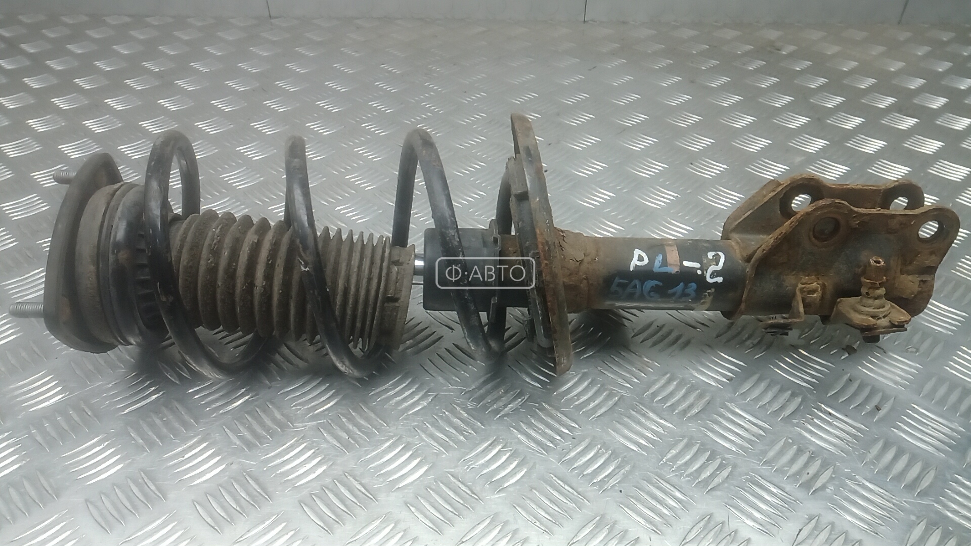 Стойка передняя левая