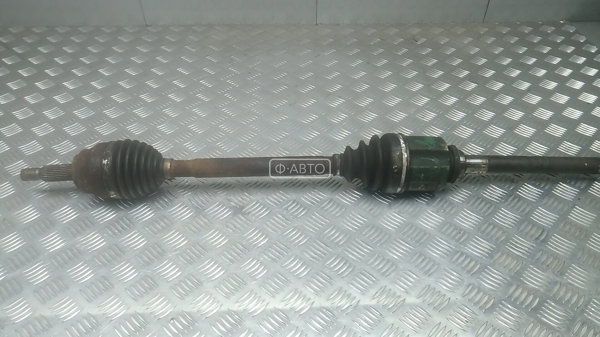 Привод передний правый