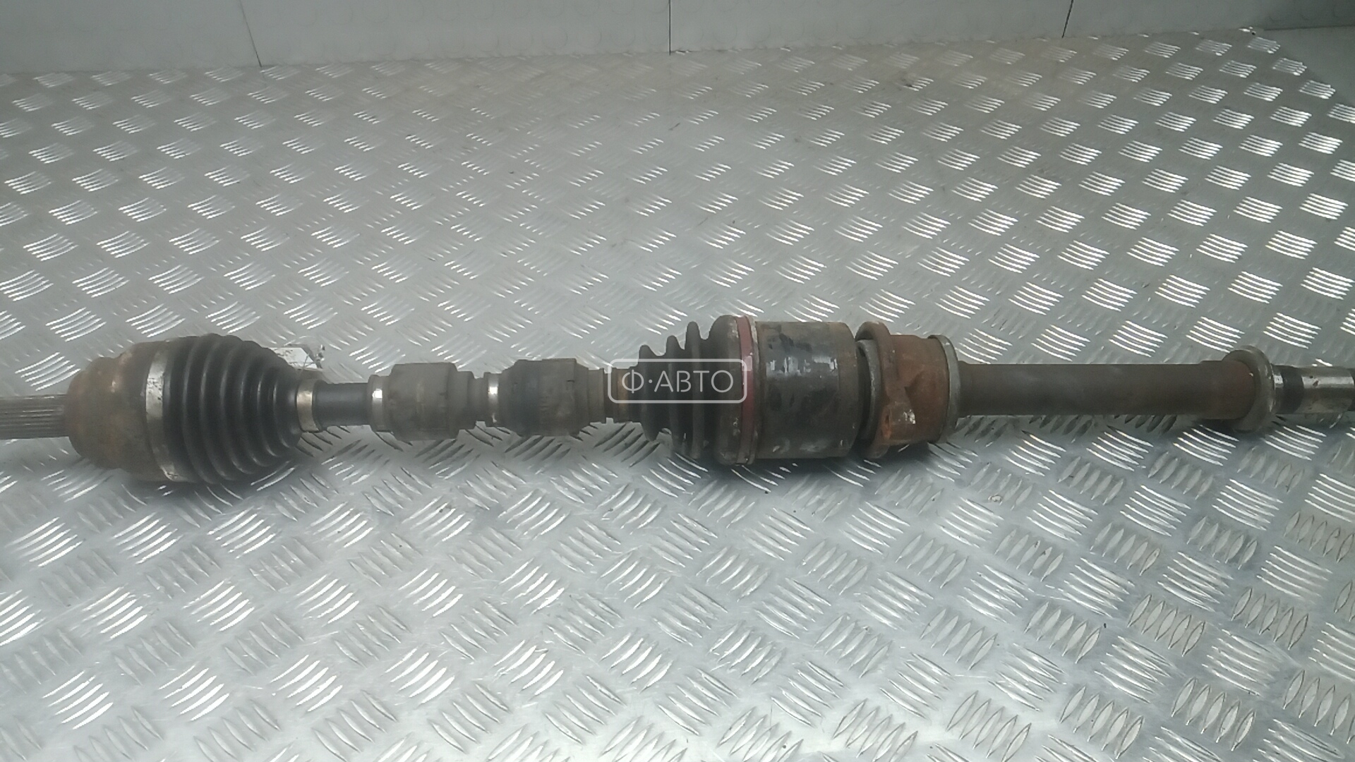 Привод передний правый