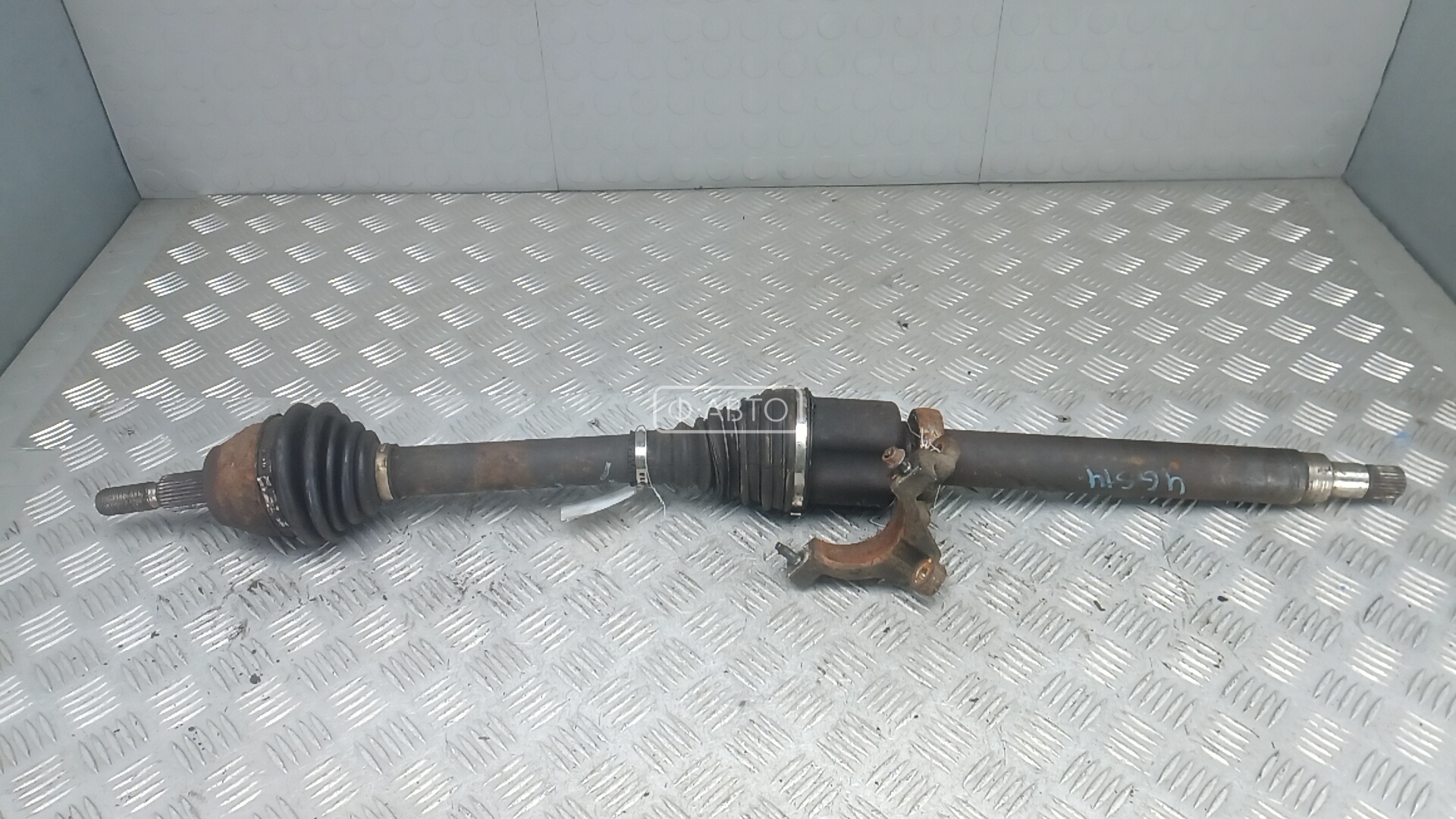 Привод передний правый