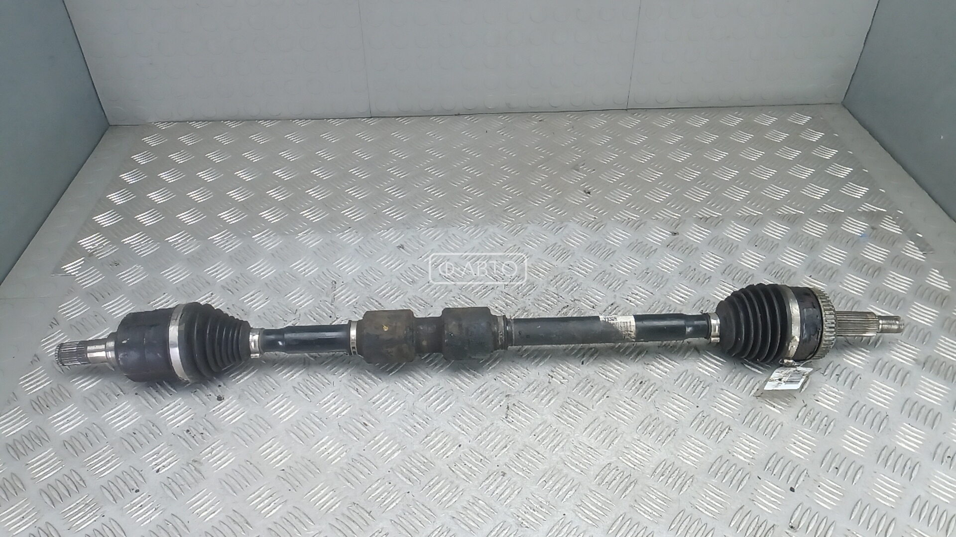 Привод передний правый