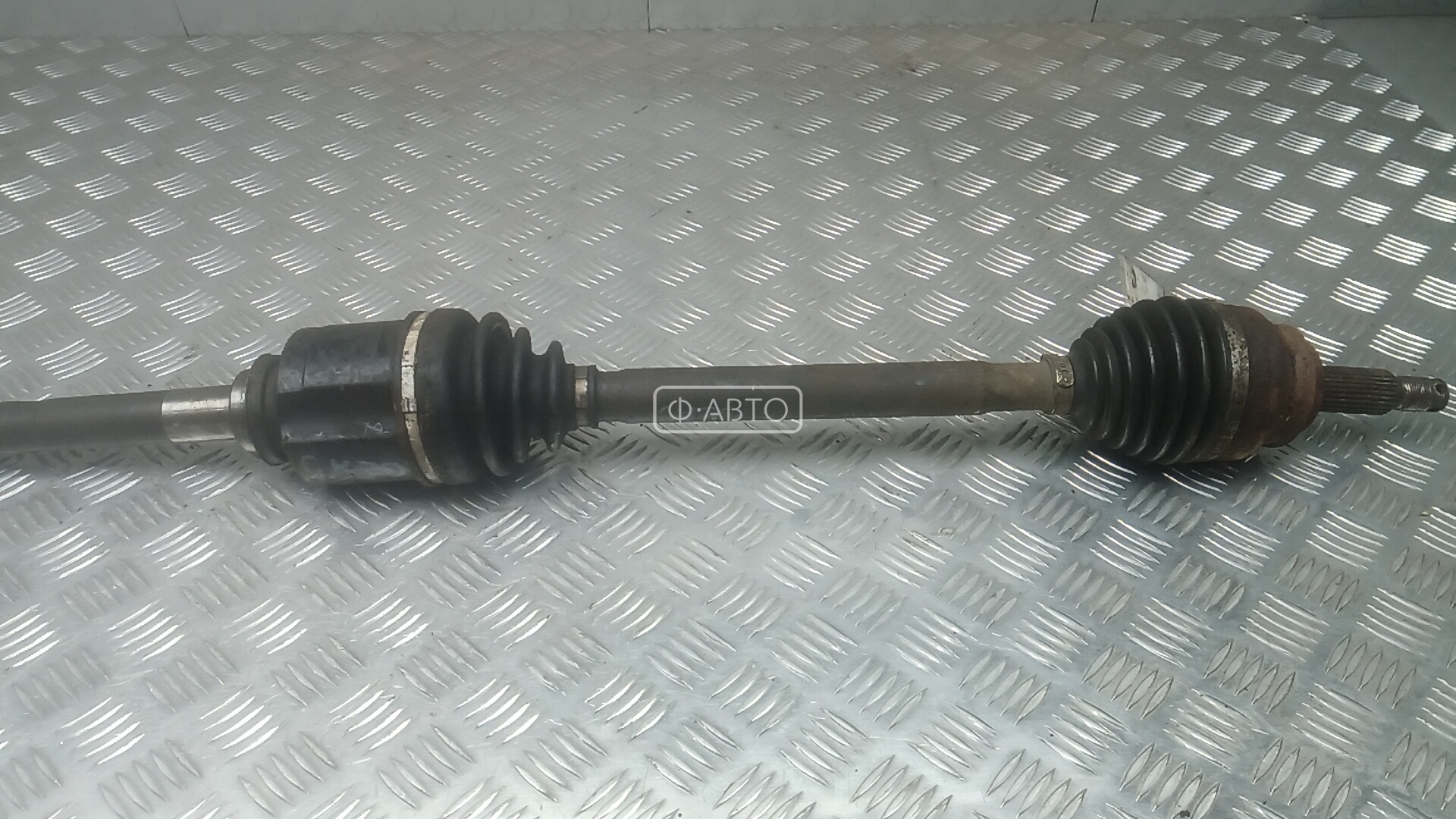 Привод передний правый