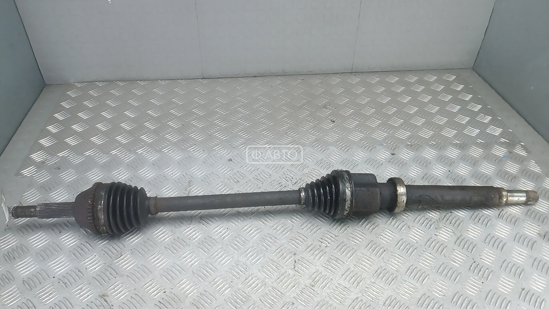 Привод передний правый