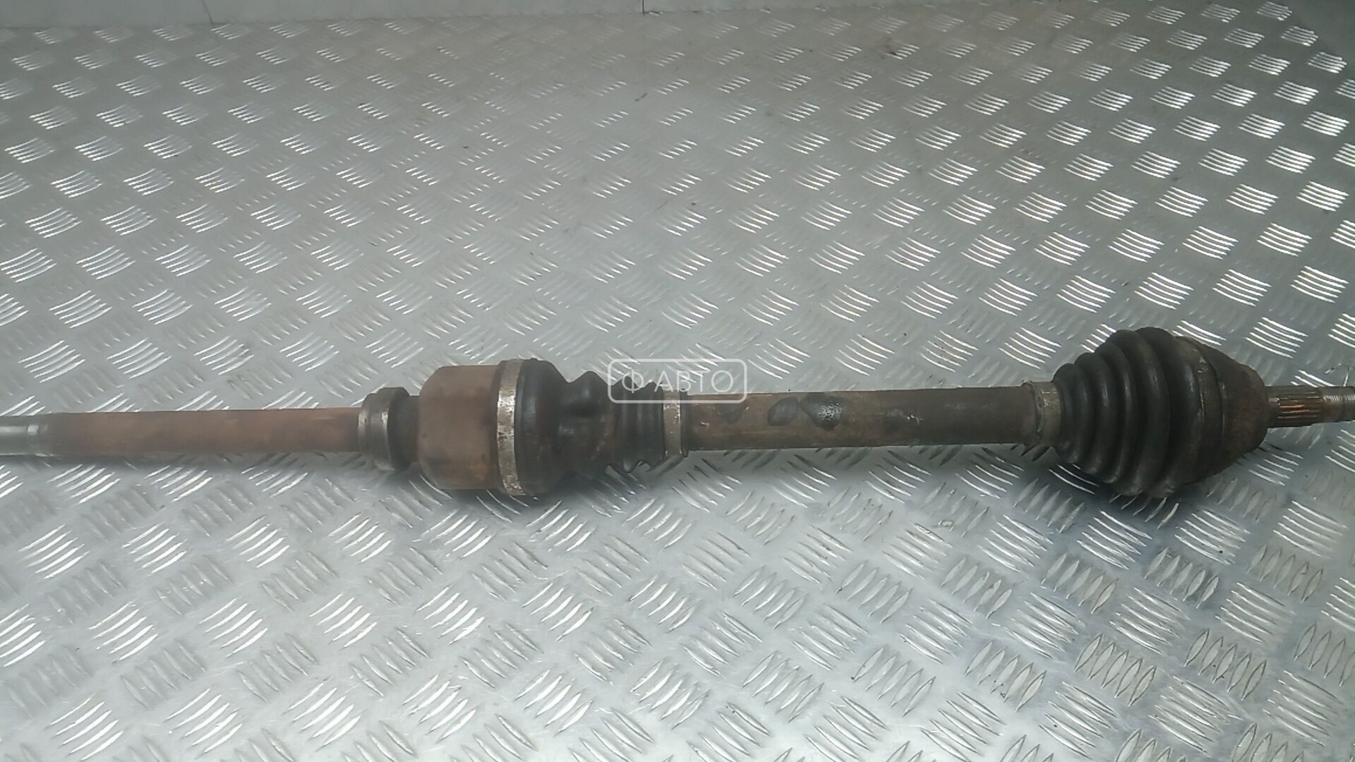 Привод передний правый