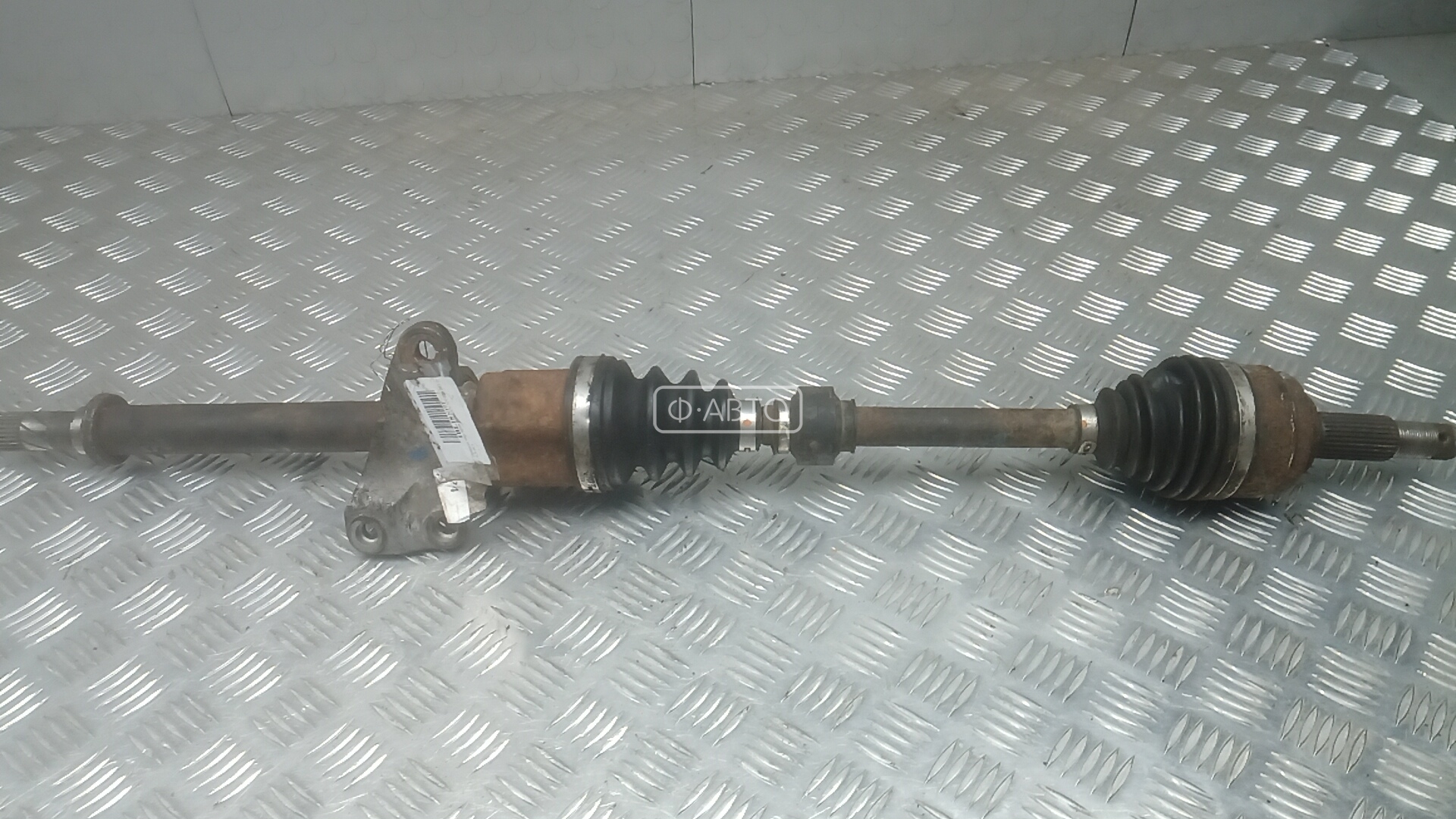 Привод передний правый