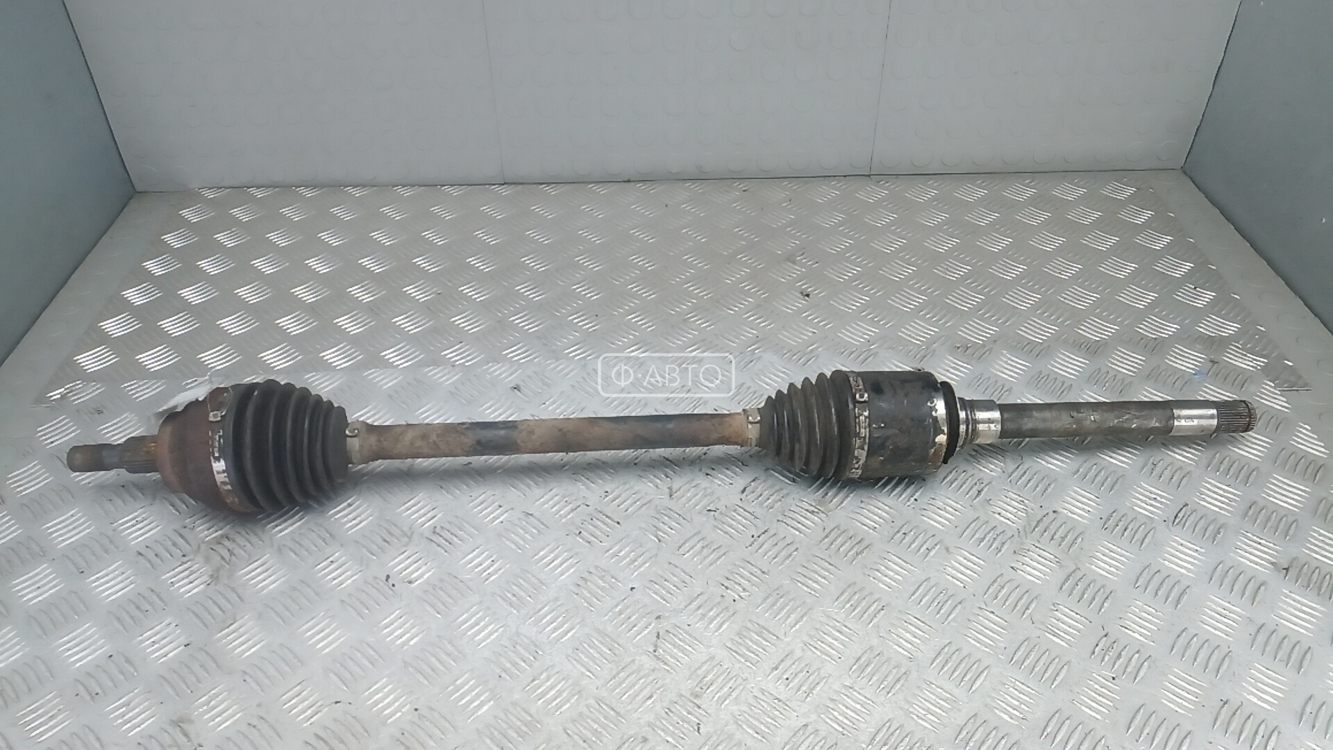 Привод передний правый