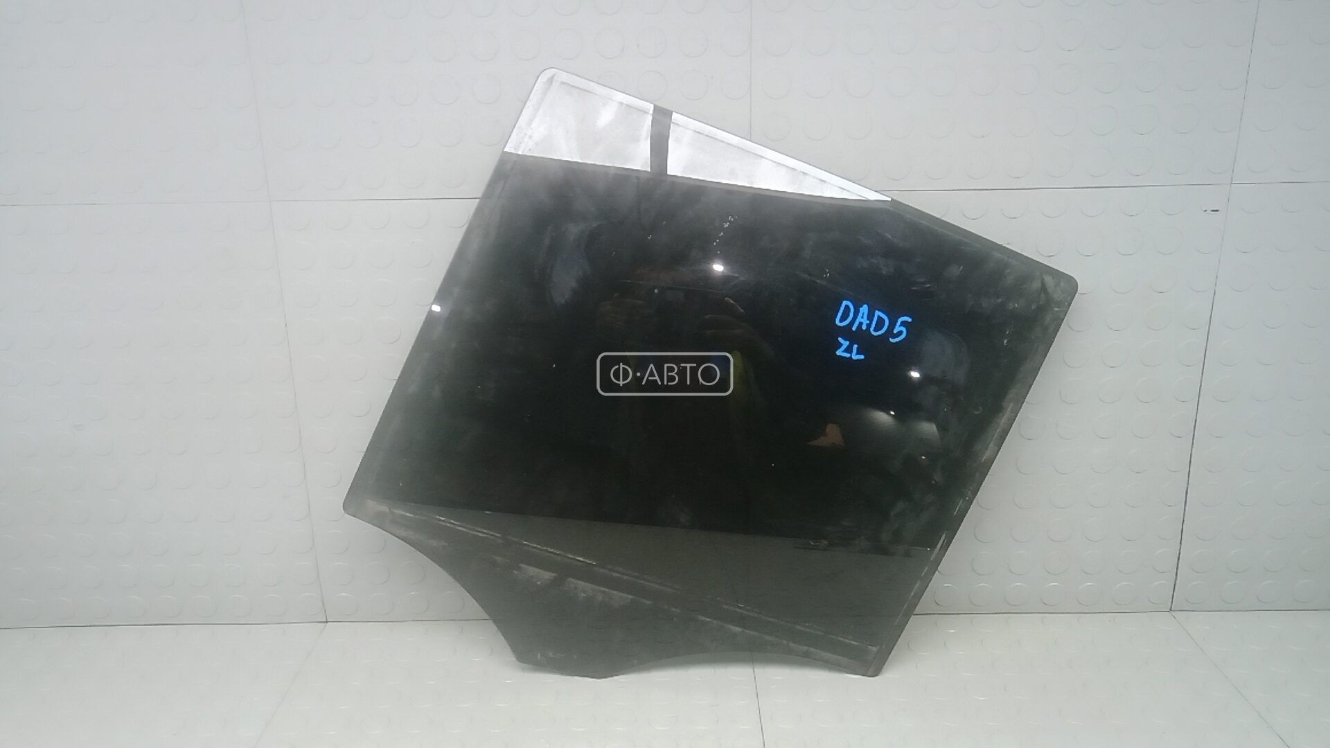 Стекло двери задней левой