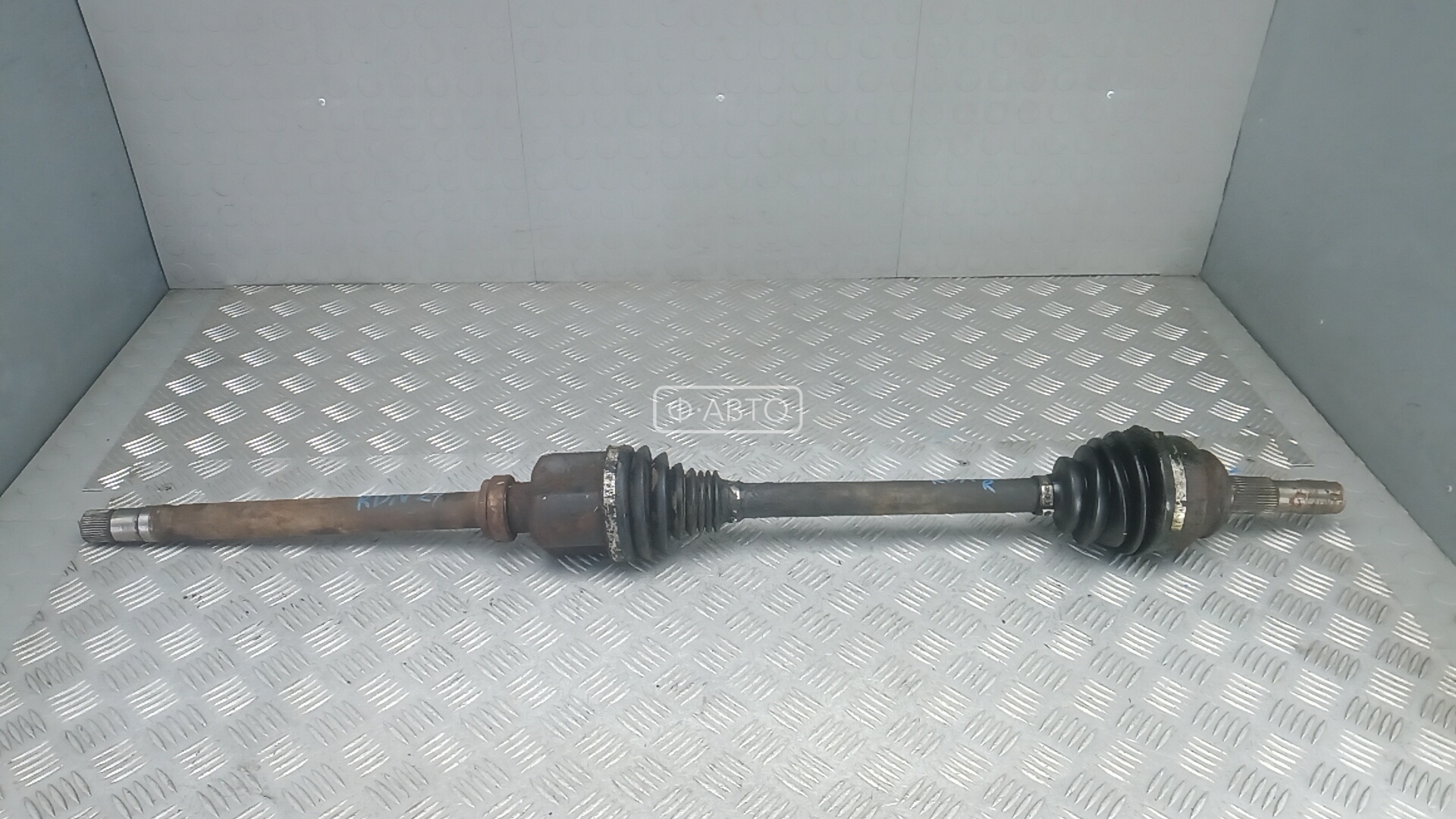 Привод передний правый