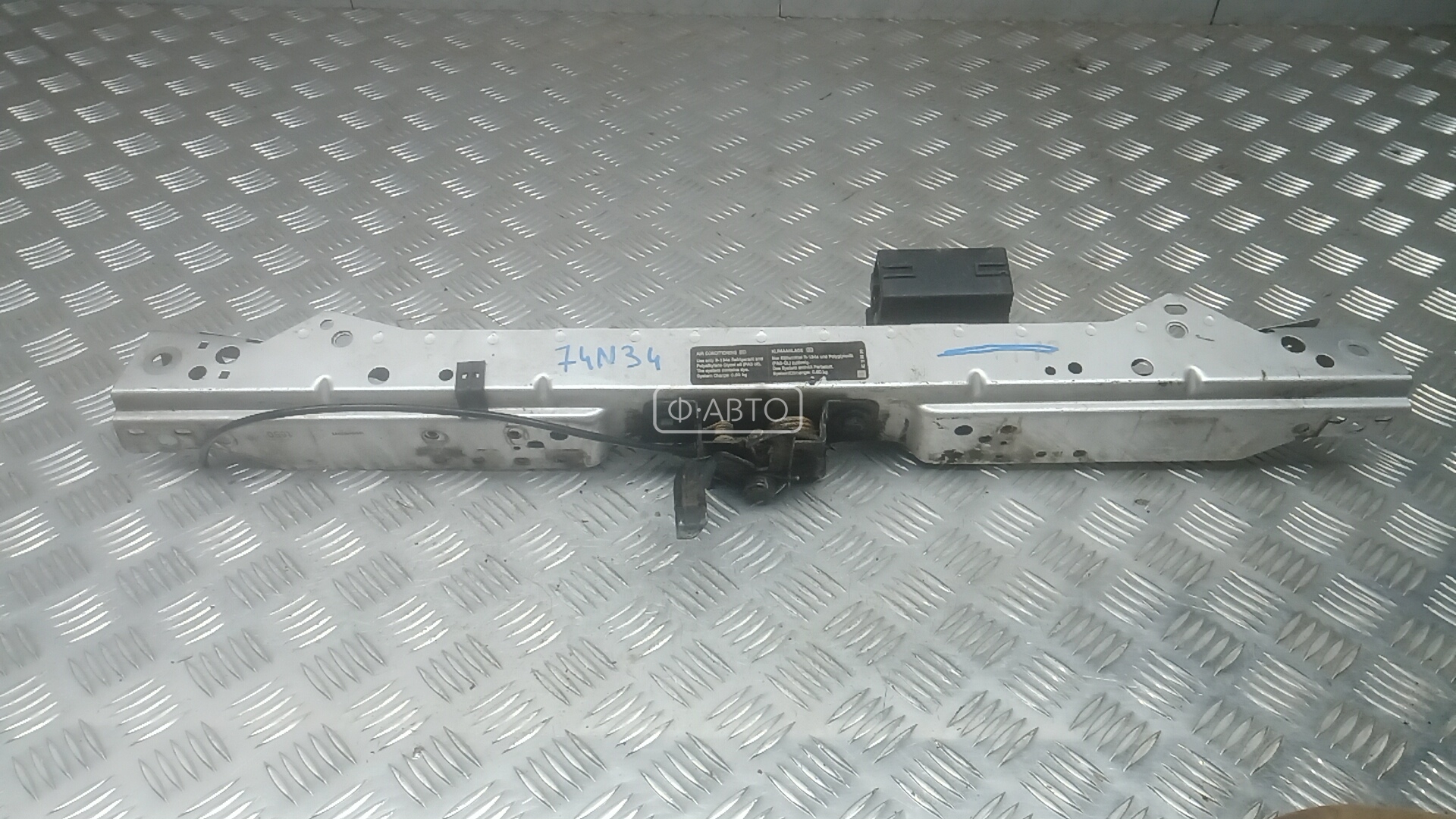 Рамка капота