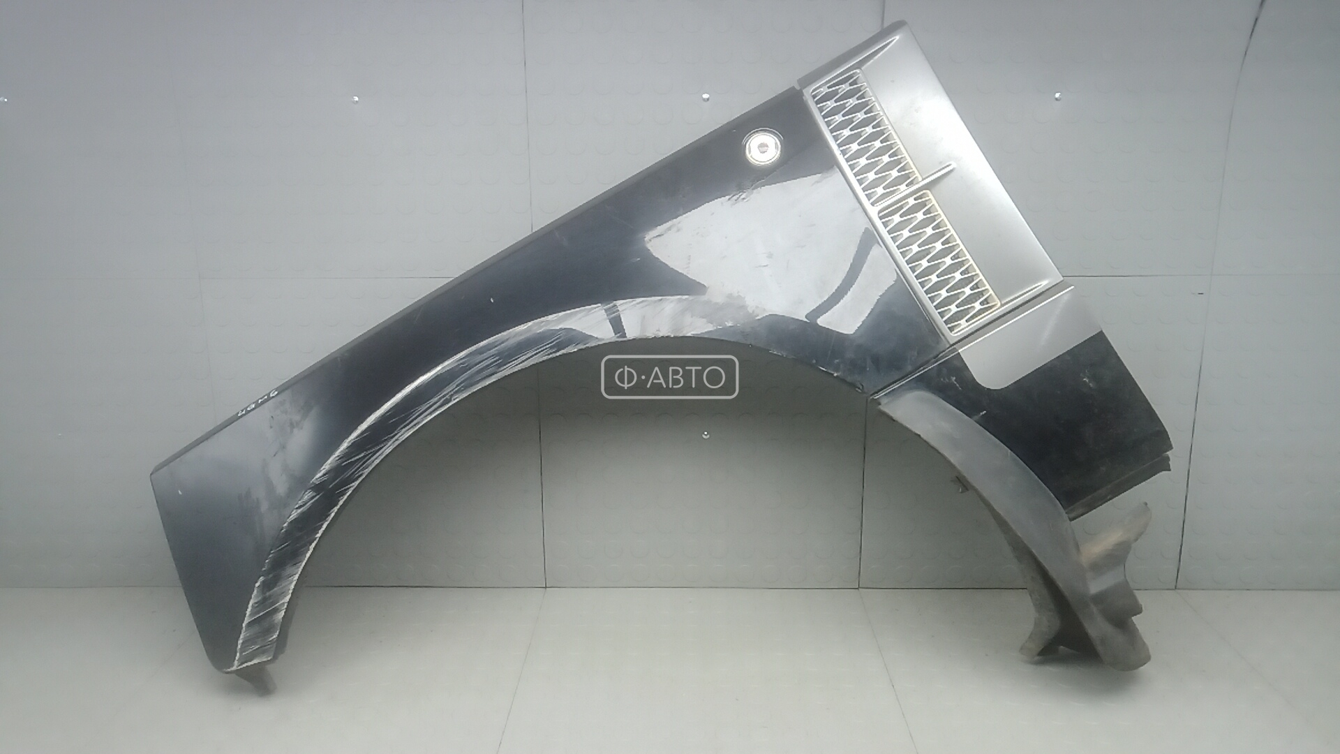 Крыло переднее левое