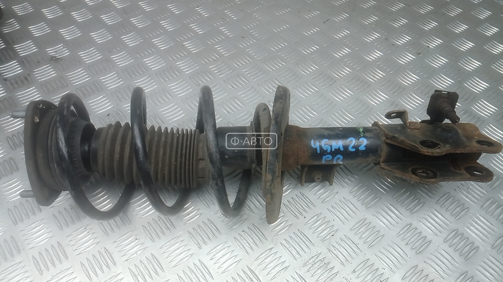 Стойка передняя правая