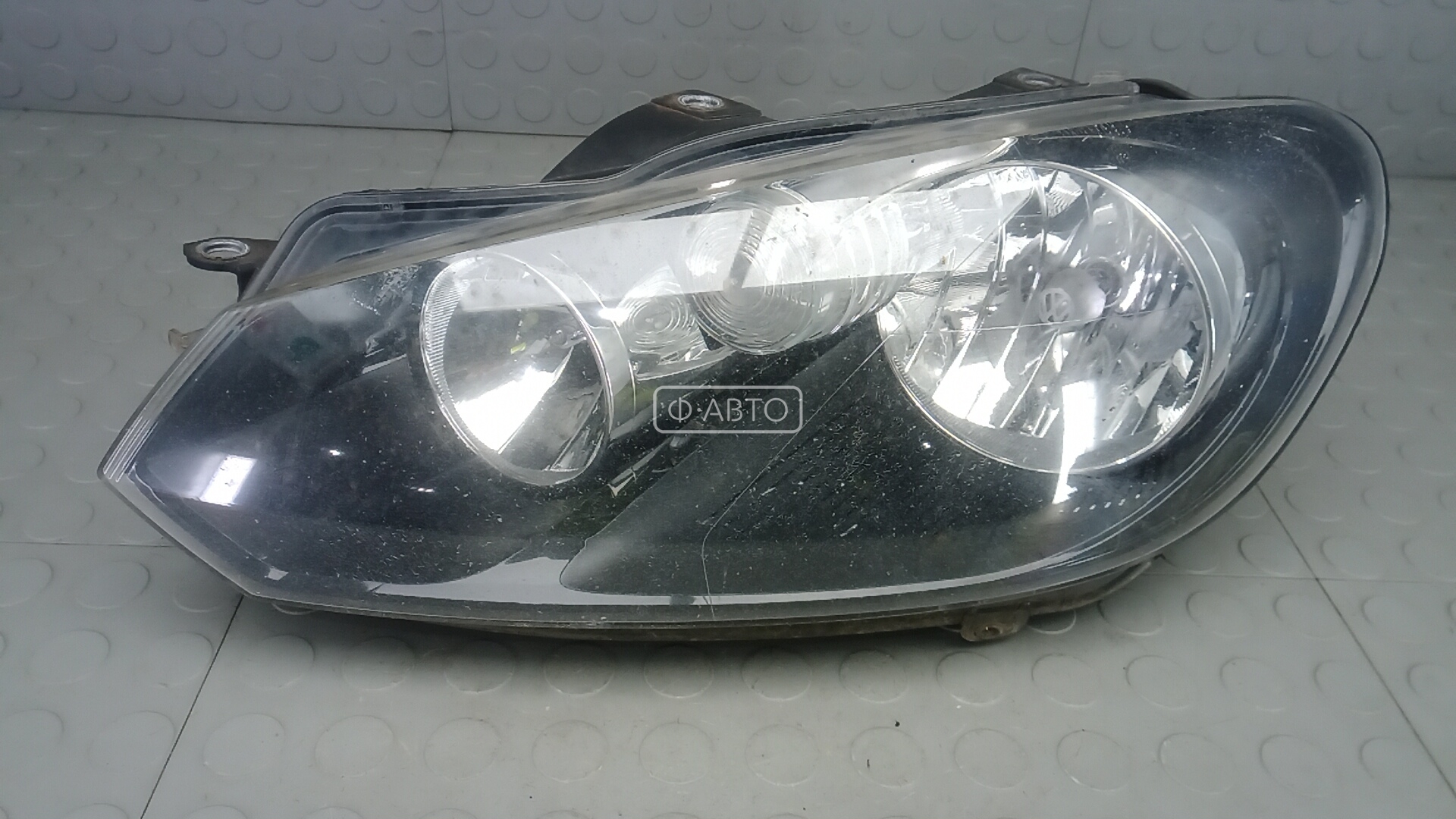 Фара левая