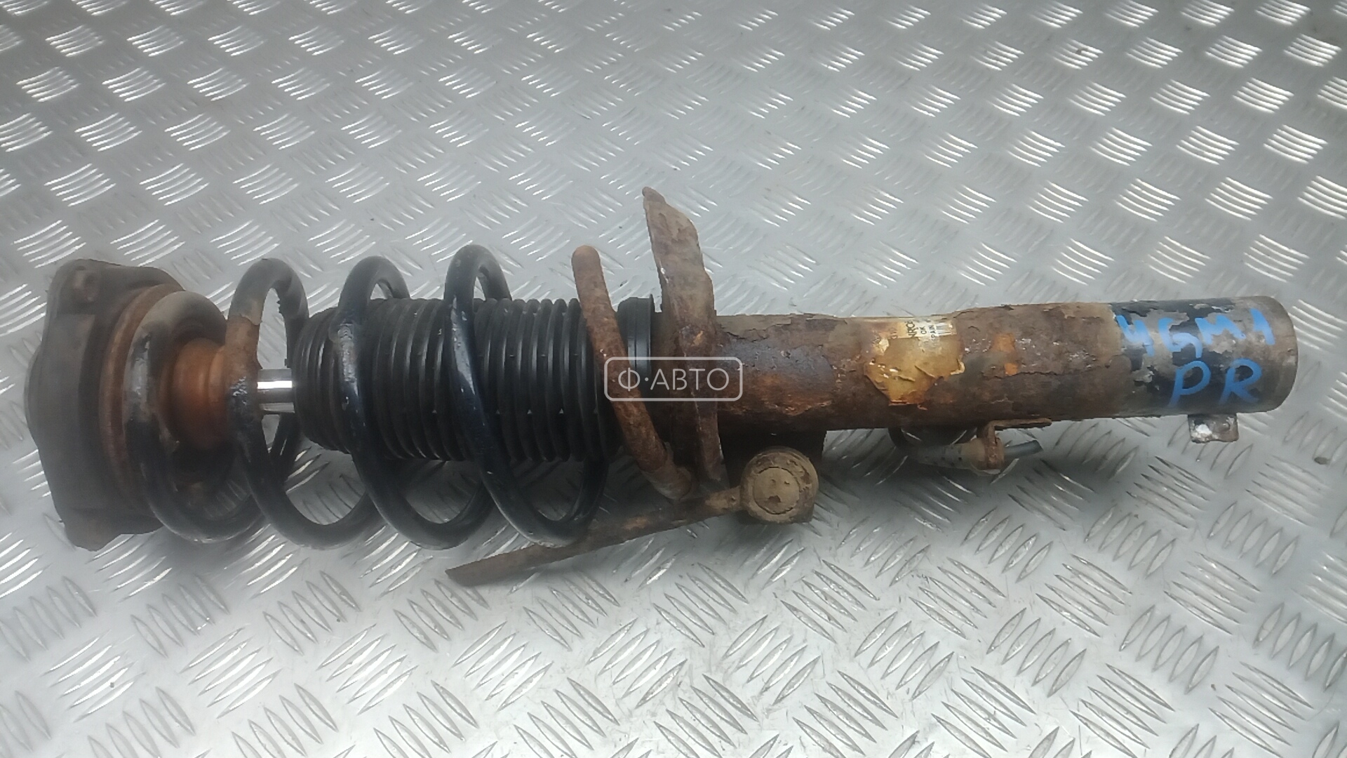 Стойка передняя правая