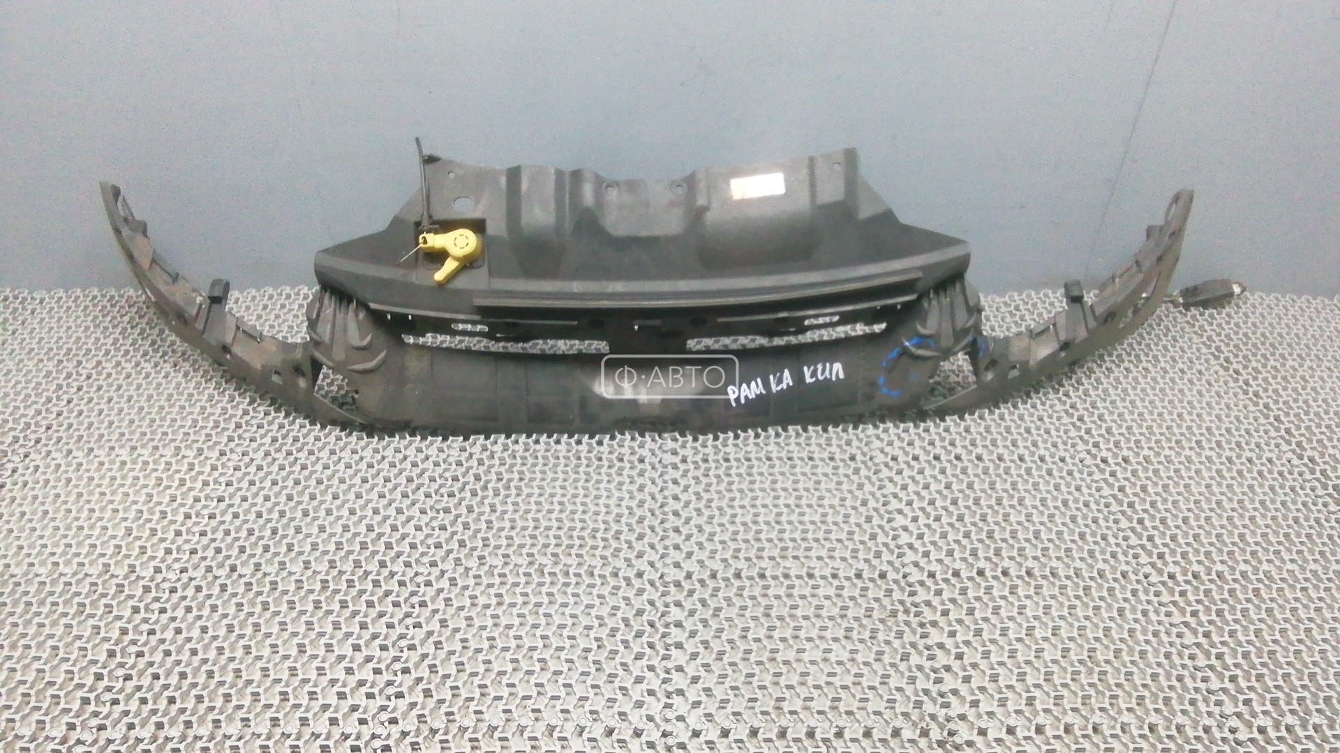 Рамка капота