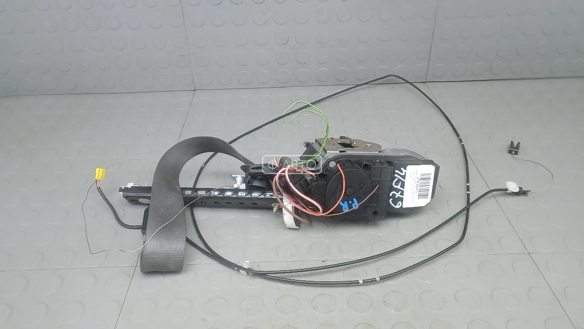 Ремень безопасности с пиропатроном сиденья заднего