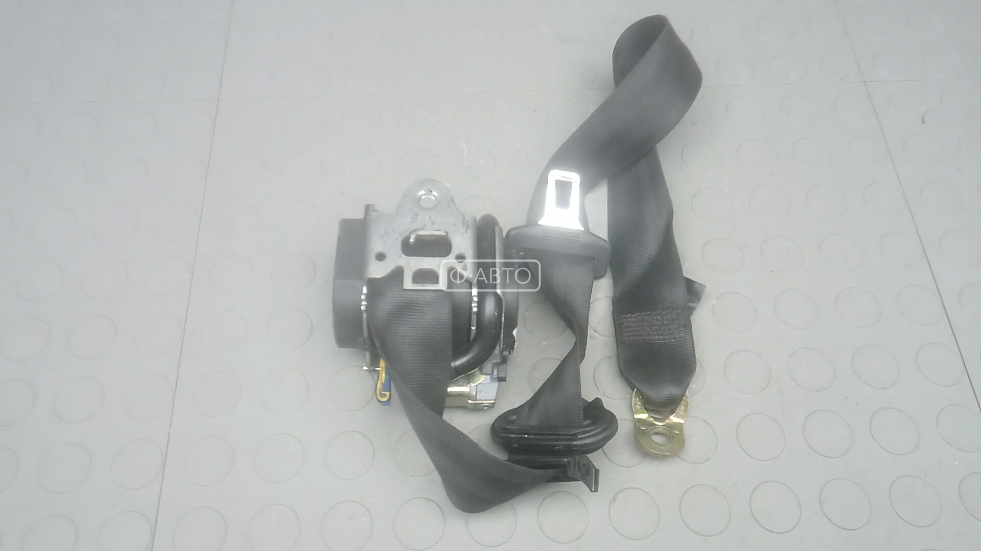 Ремень безопасности с пиропатроном сиденья переднего