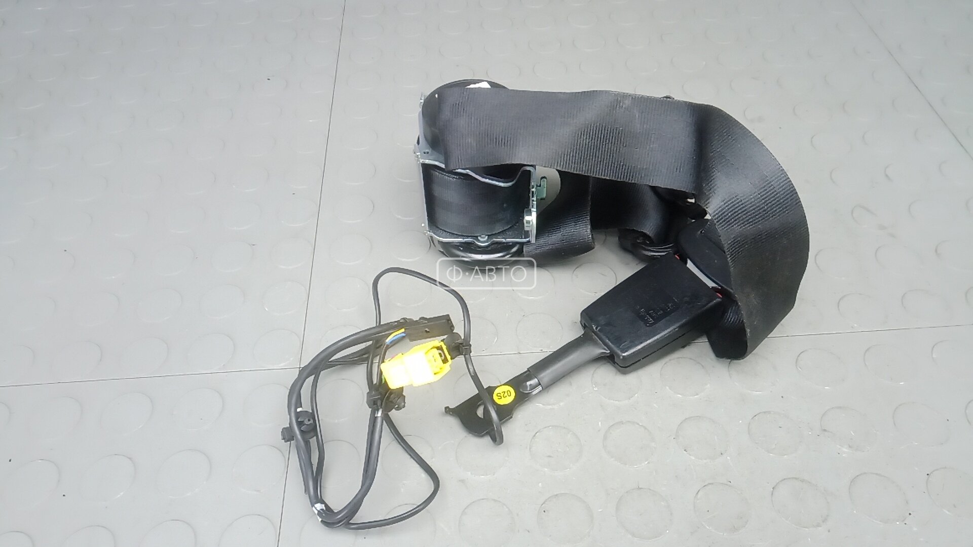 Ремень безопасности с пиропатроном сиденья переднего