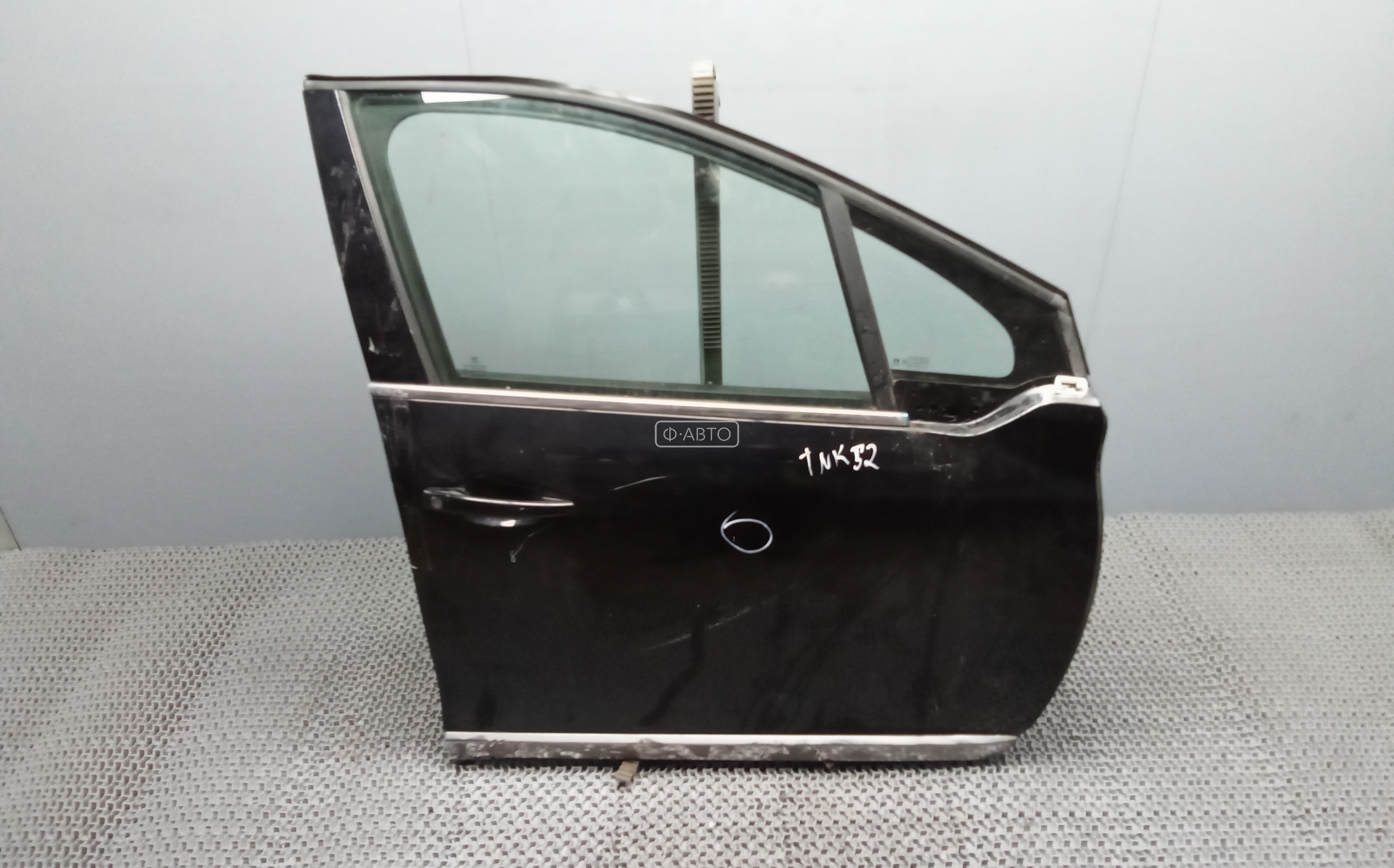 Дверь передняя правая