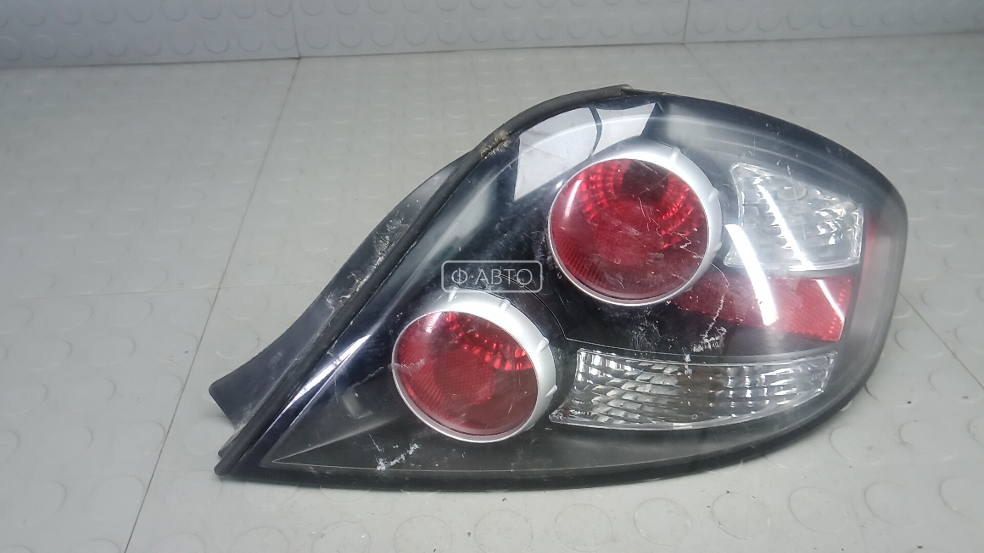 Фонарь задний правый