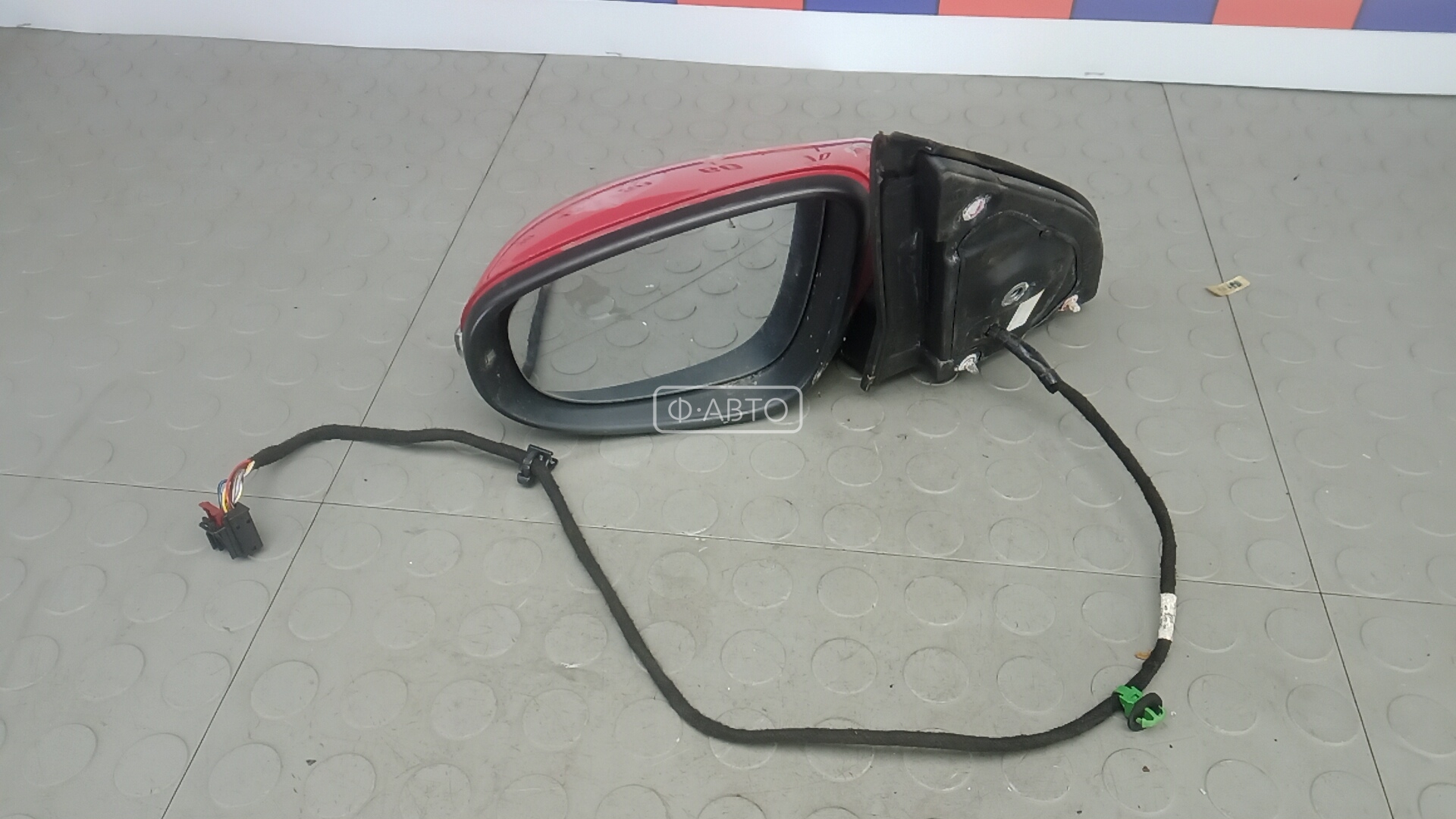 Зеркало наружное левое