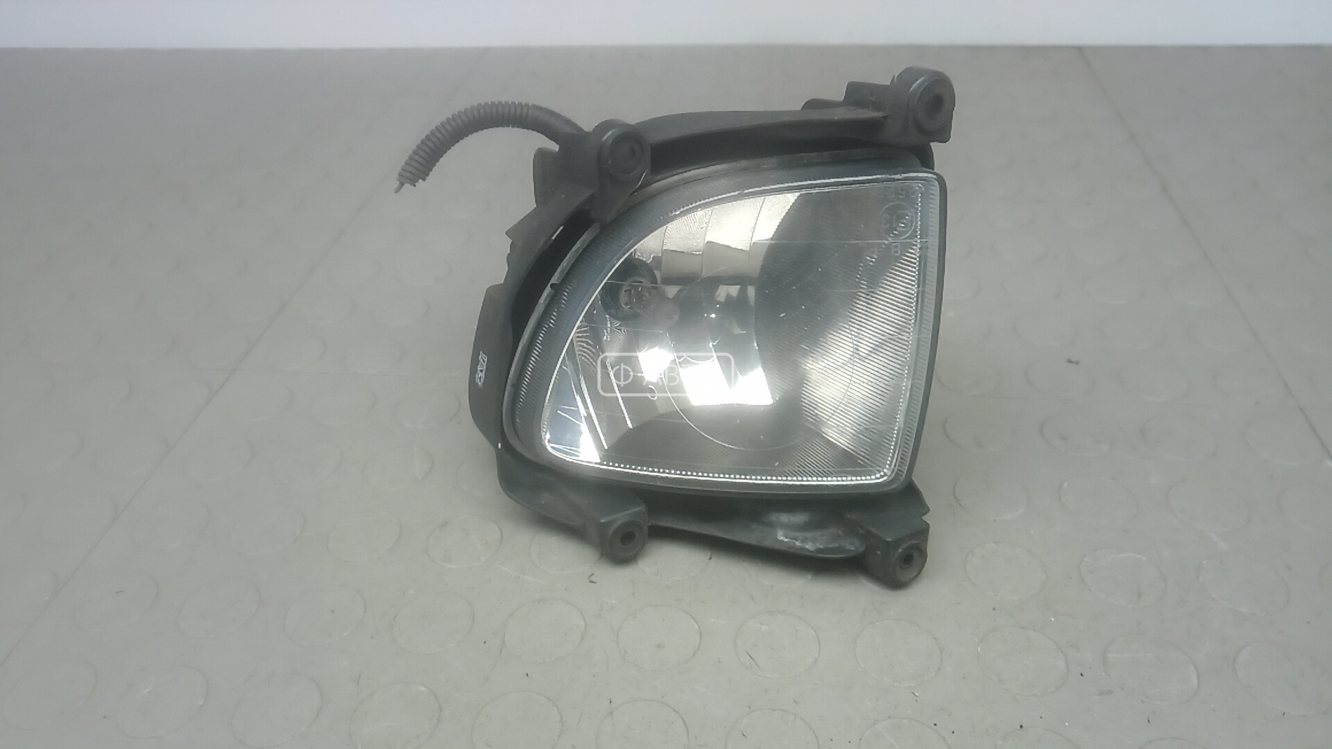 Фара галогенная левая передняя