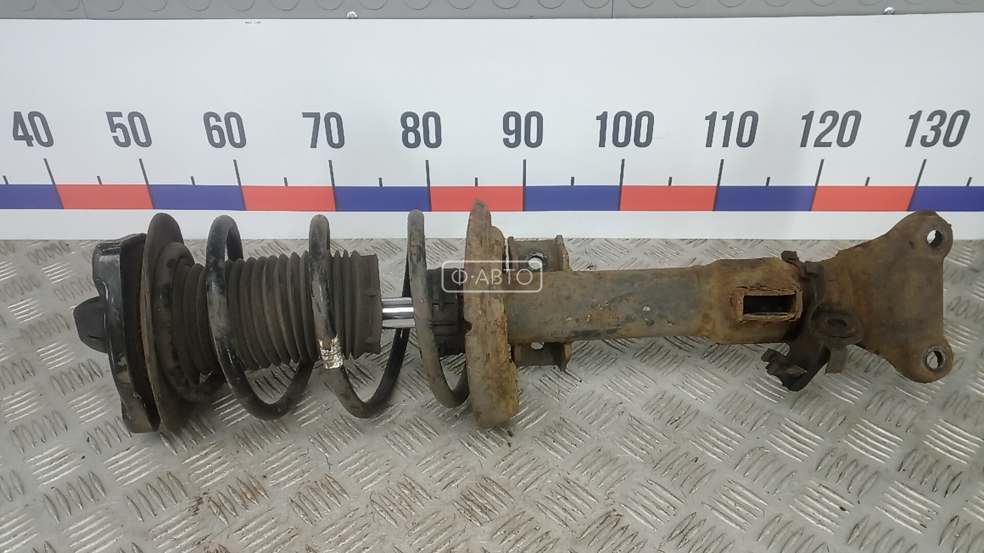 Стойка передняя левая