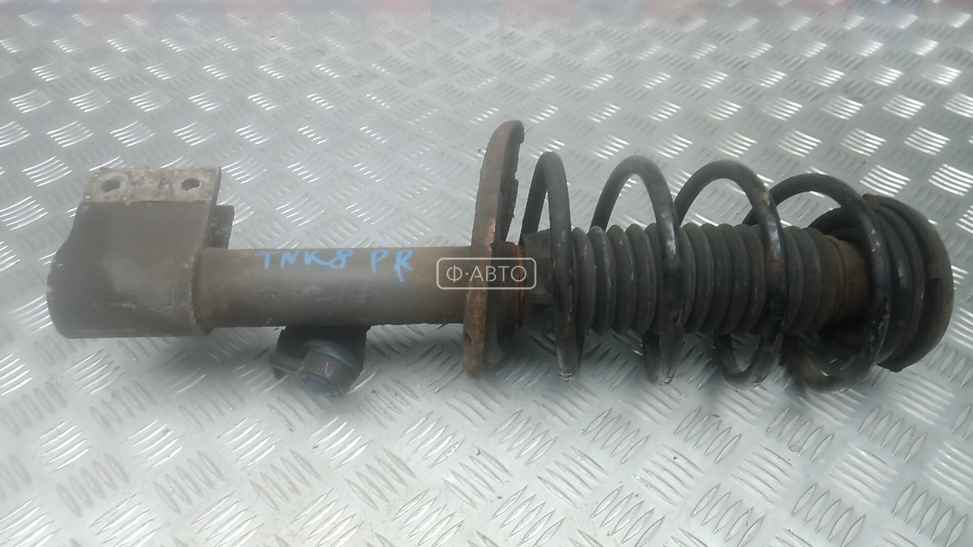 Стойка передняя правая