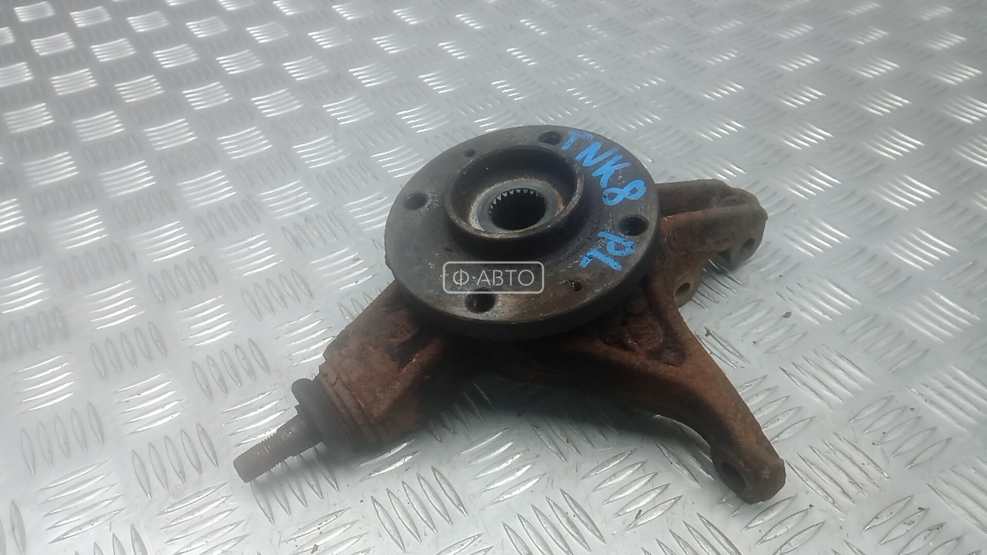 Ступица передняя левая