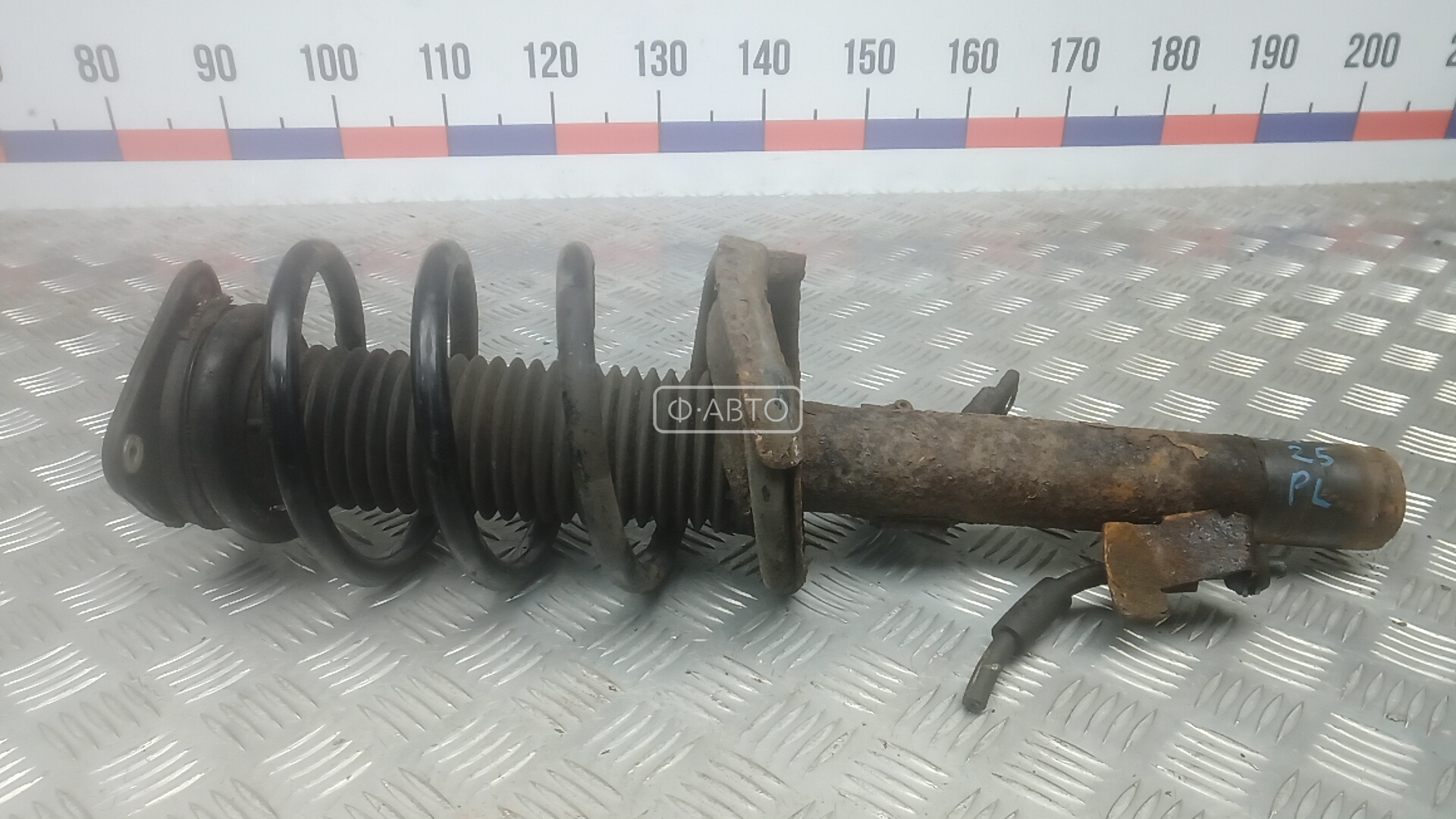 Стойка передняя левая