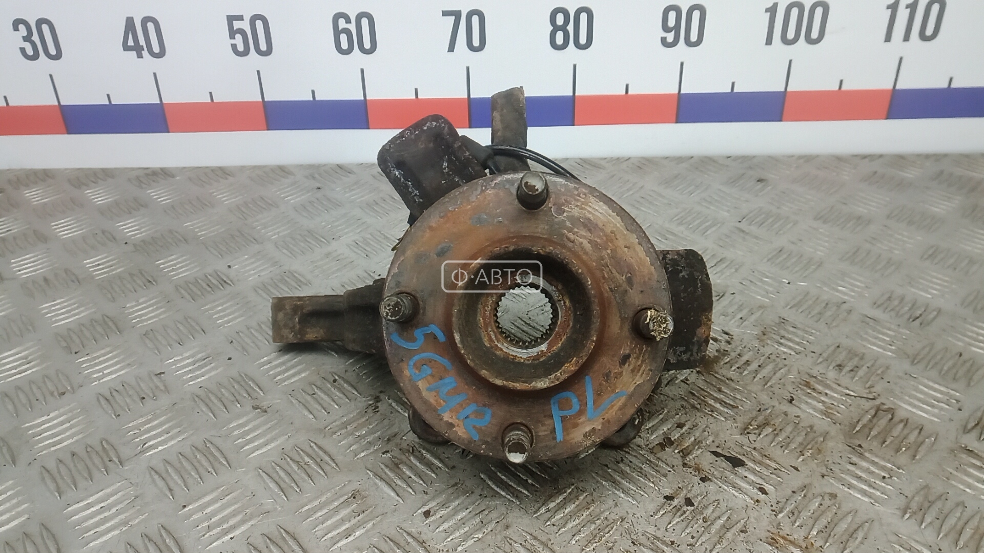 Ступица передняя левая