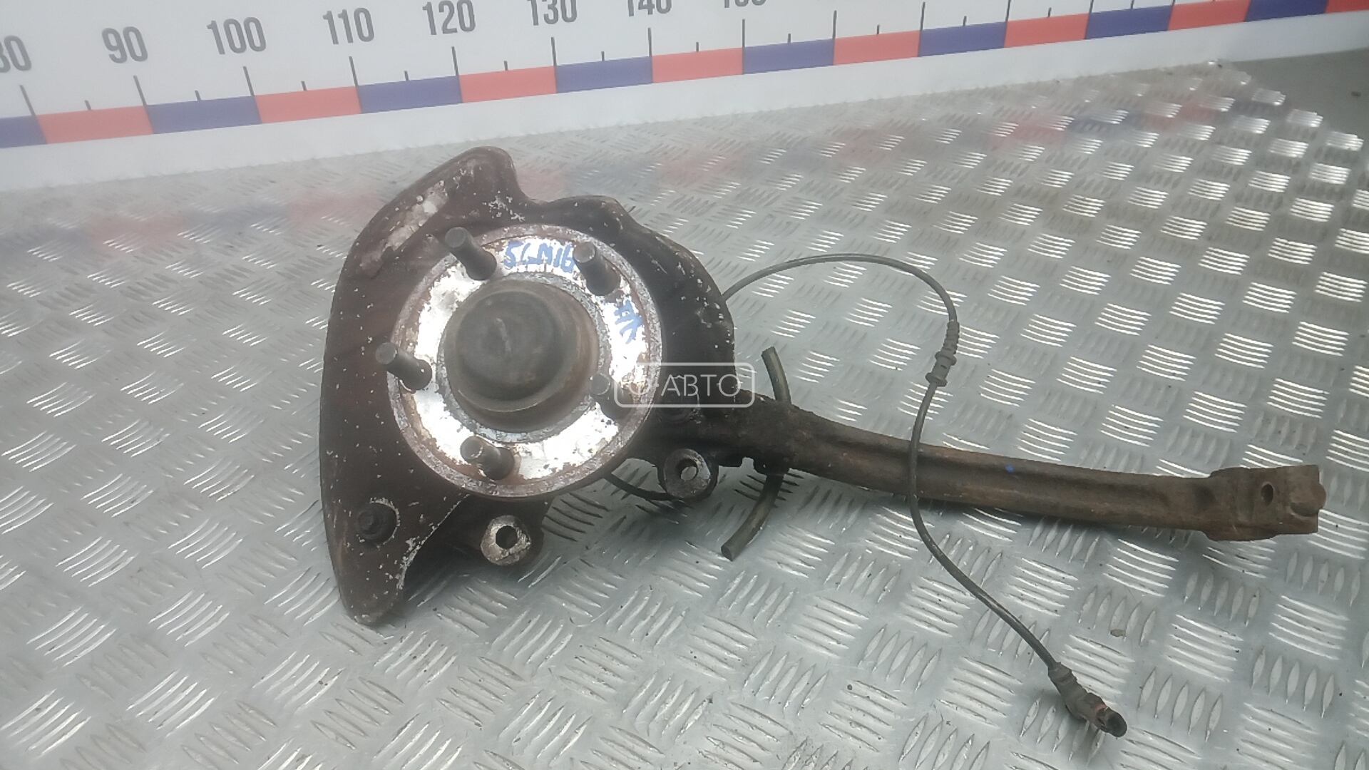 Ступица передняя левая