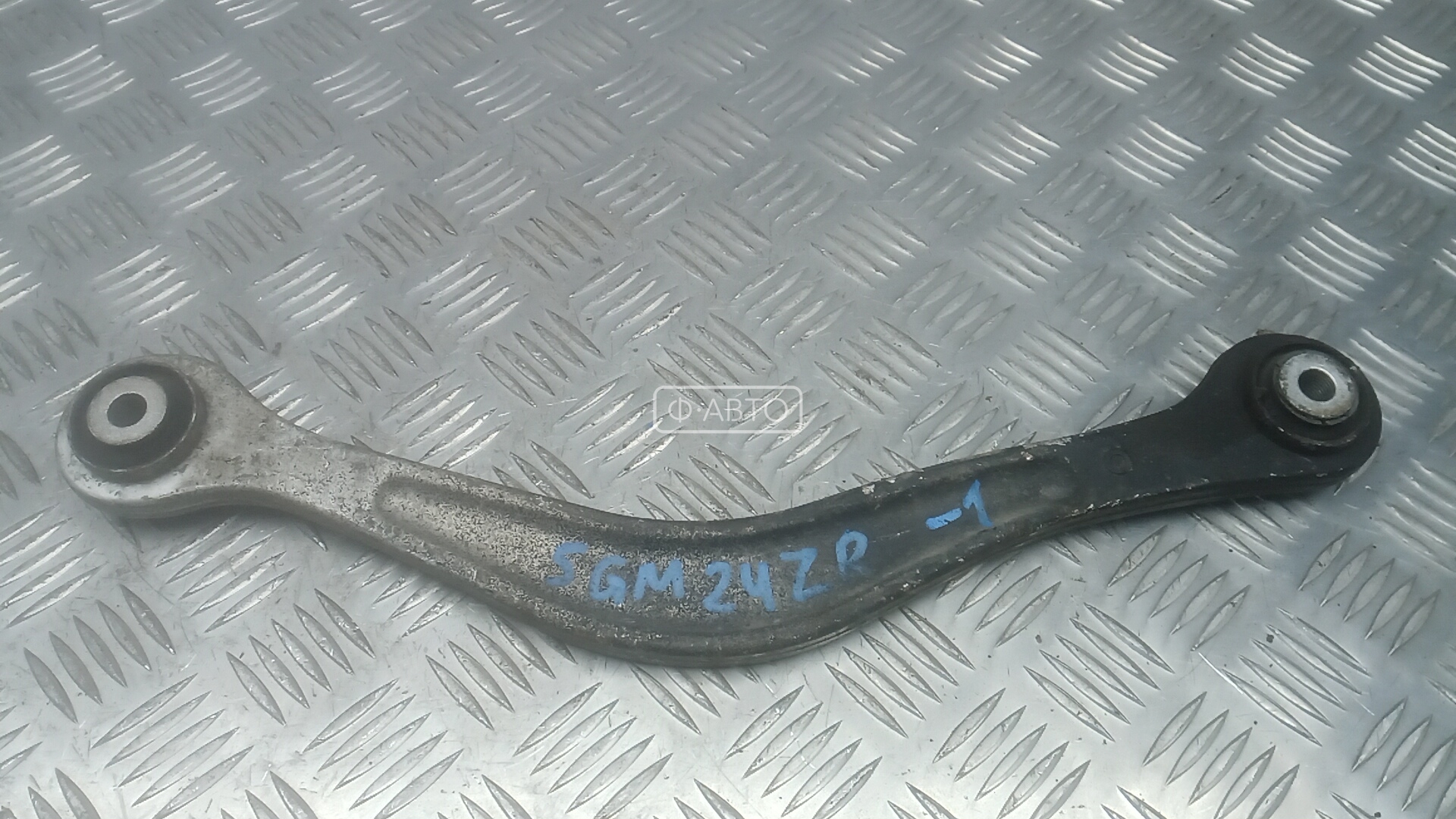 Рычаг задний