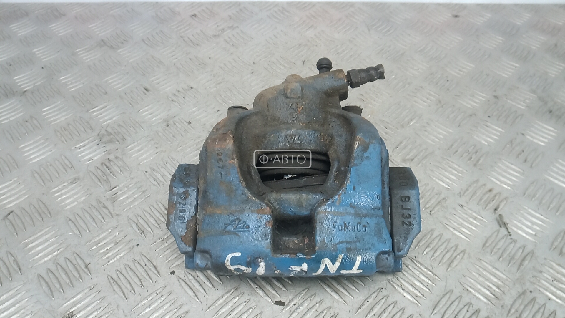 Суппорт тормозной передний левый