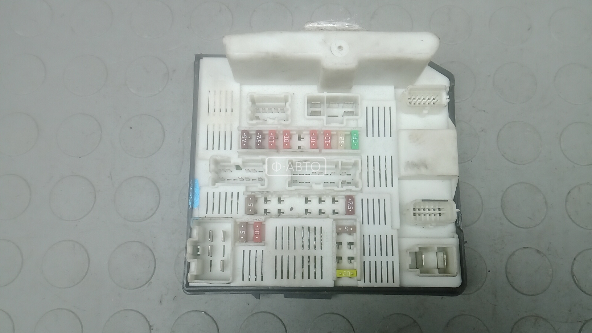 Блок предохранителей