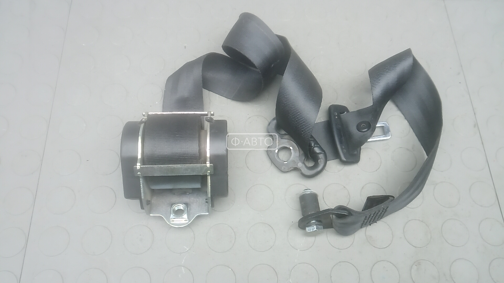 Ремень безопасности с пиропатроном сиденья переднего