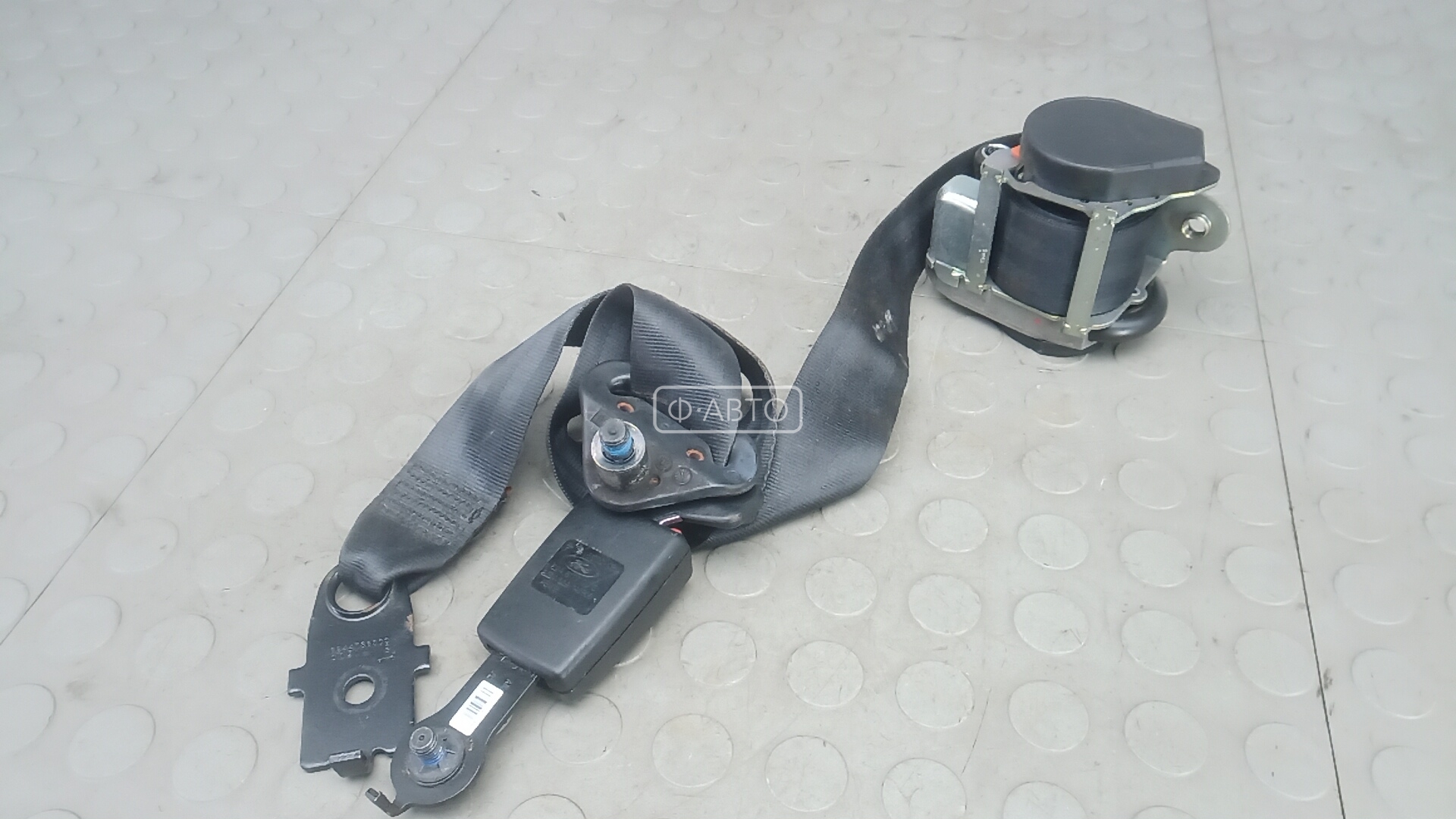 Ремень безопасности с пиропатроном сиденья переднего