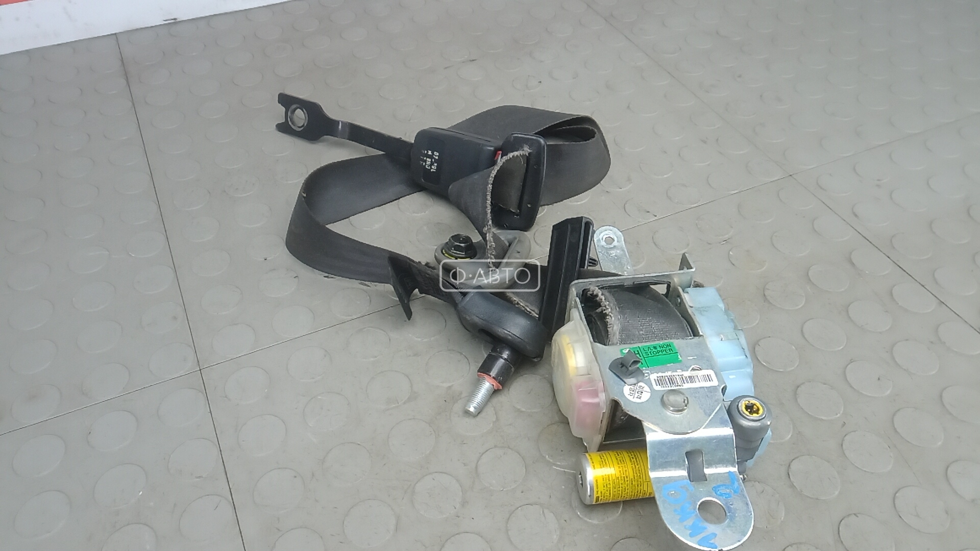 Ремень безопасности с пиропатроном сиденья переднего