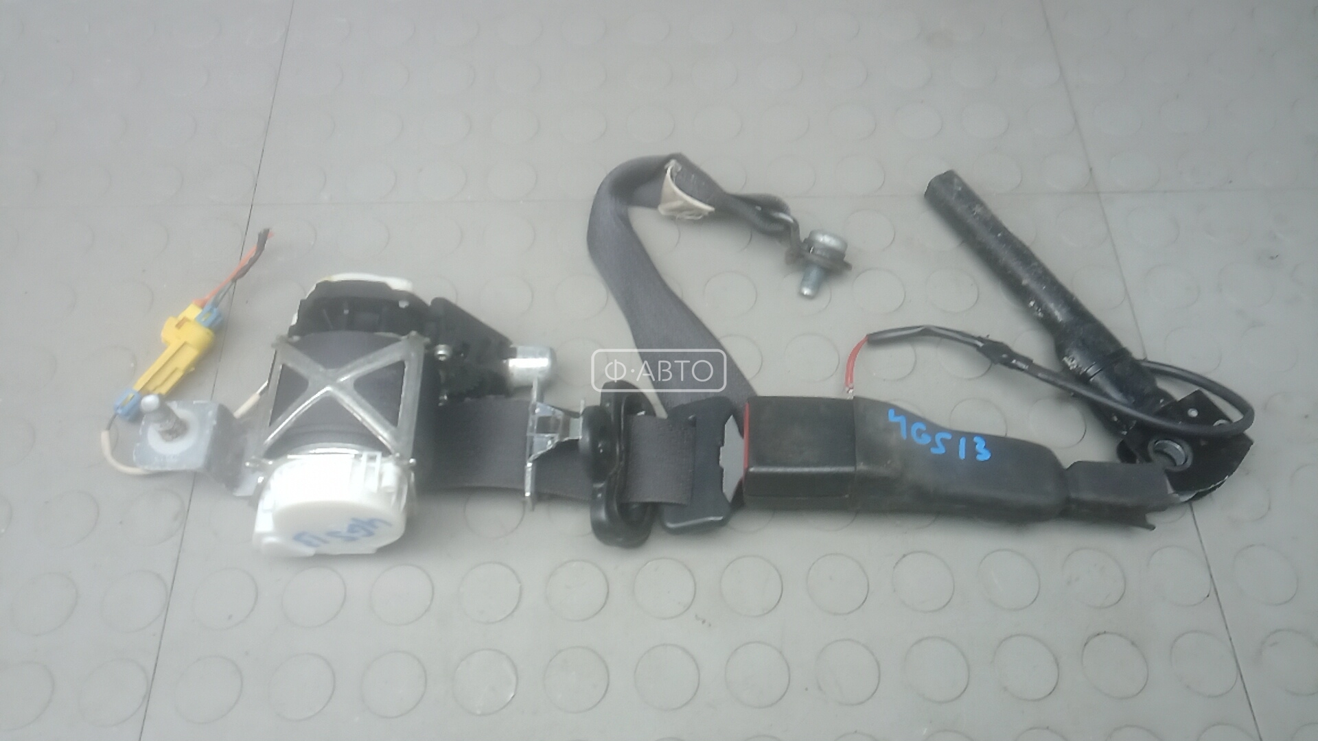 Ремень безопасности с пиропатроном сиденья переднего