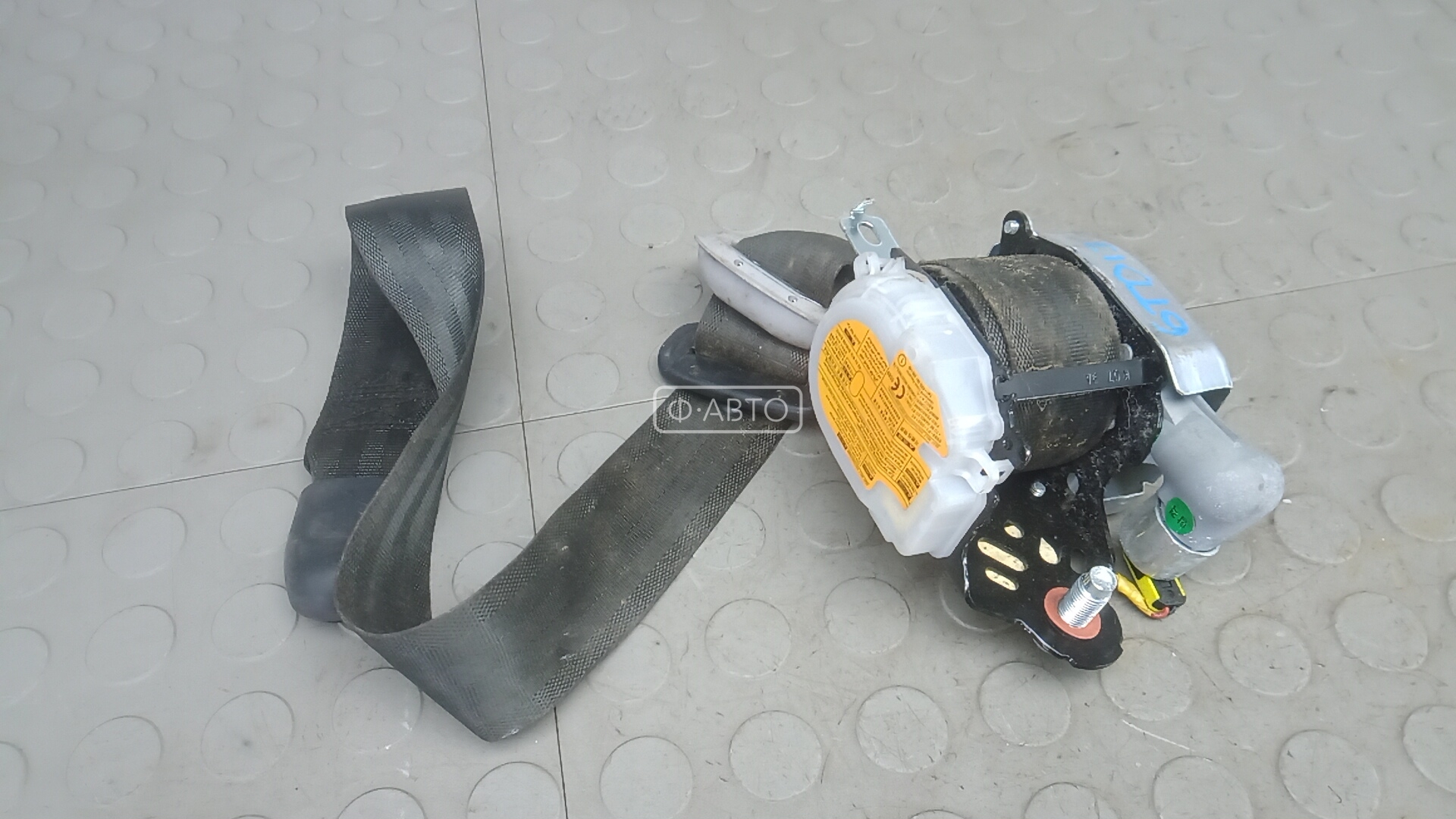 Ремень безопасности с пиропатроном сиденья переднего