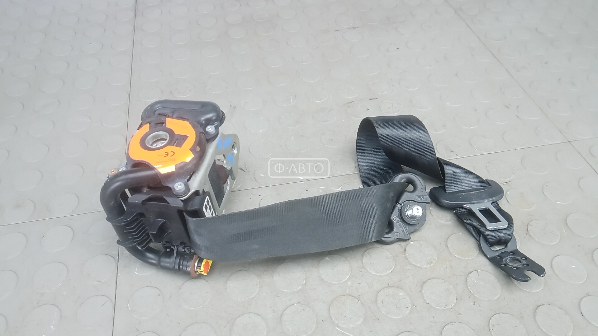 Ремень безопасности с пиропатроном сиденья переднего