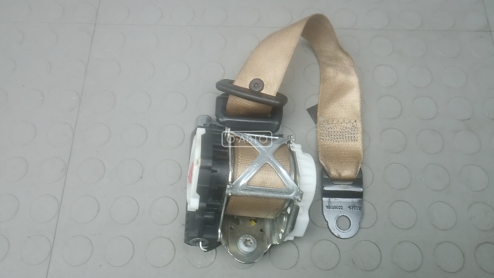 Ремень безопасности с пиропатроном сиденья переднего