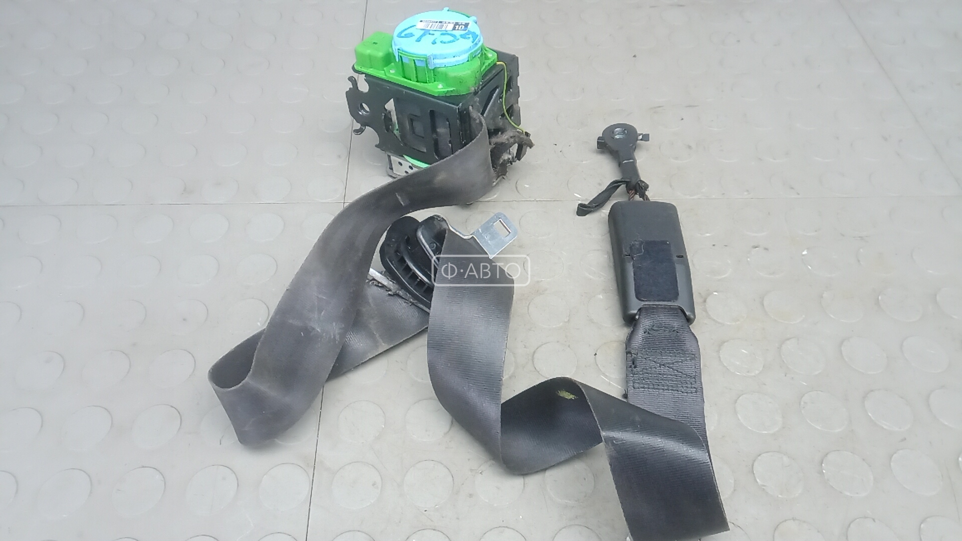 Ремень безопасности с пиропатроном сиденья переднего