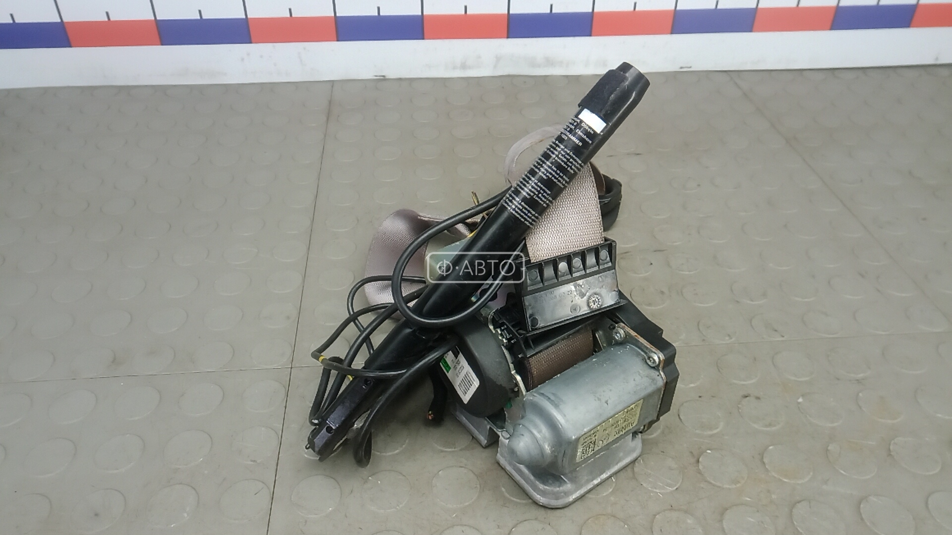 Ремень безопасности с пиропатроном сиденья переднего